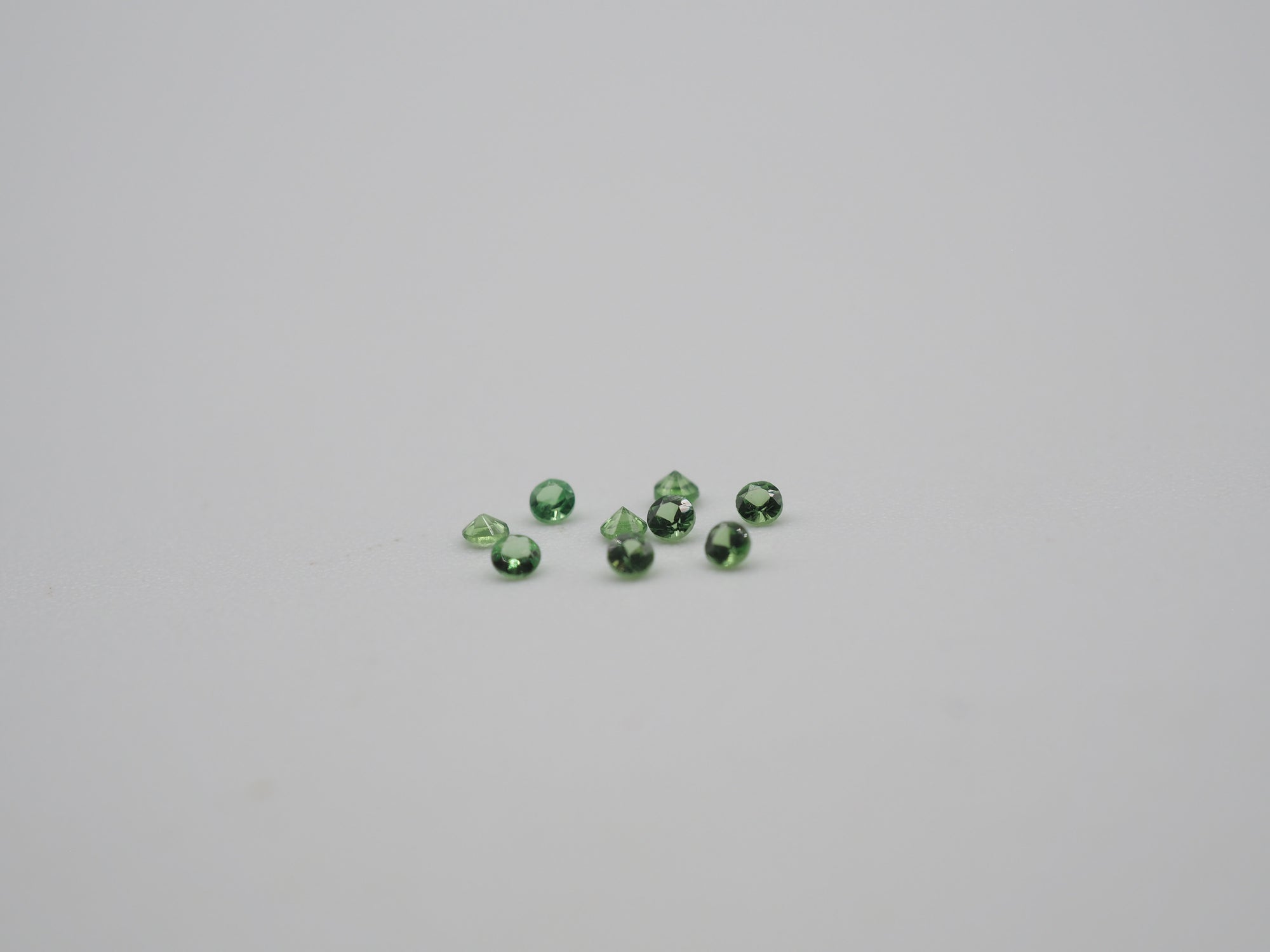 Tsavorite Round Shape 1.3 mm 9pcs Approximately .10 Carat