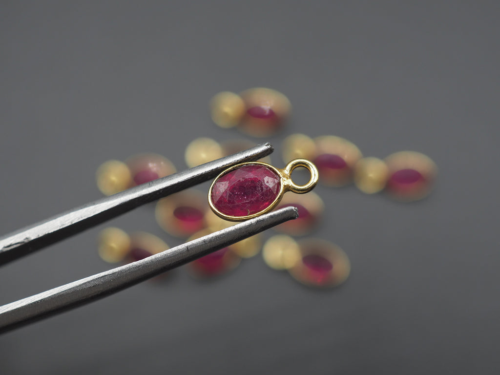 Ruby 18K Gold Filled Bezel 6x4 mm, Single Connector, Ruby Charm, 1 Piece