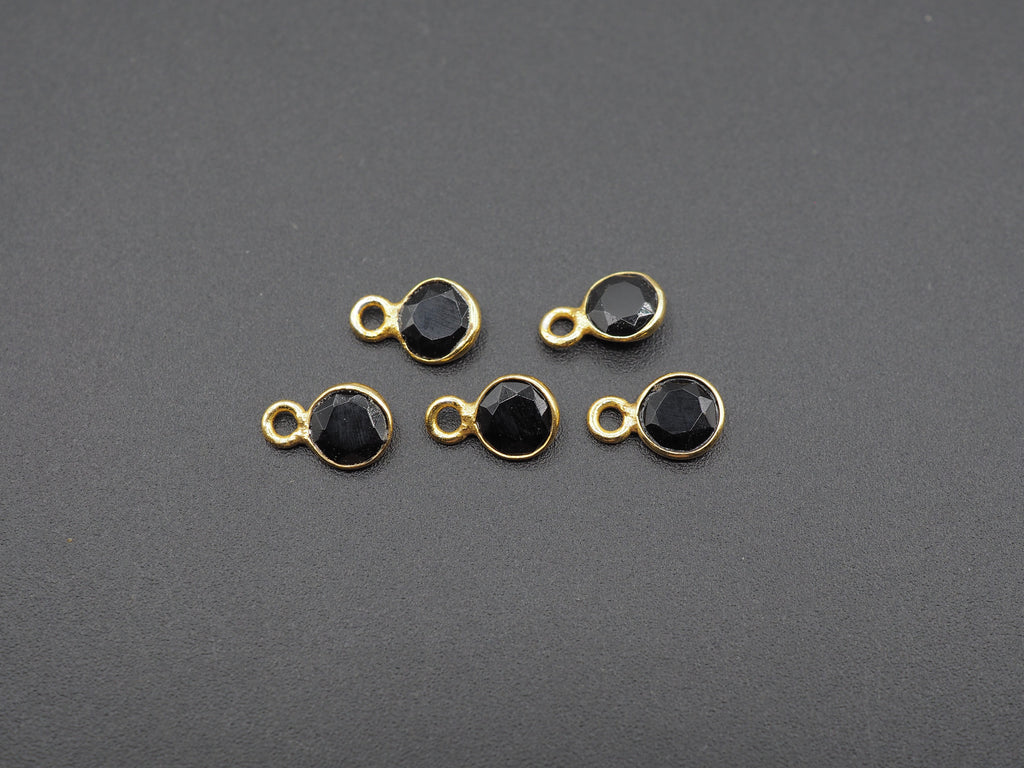 Black Onyx 18K Gold Filled Bezel 5 mm, Single Connector, Onyx Charm