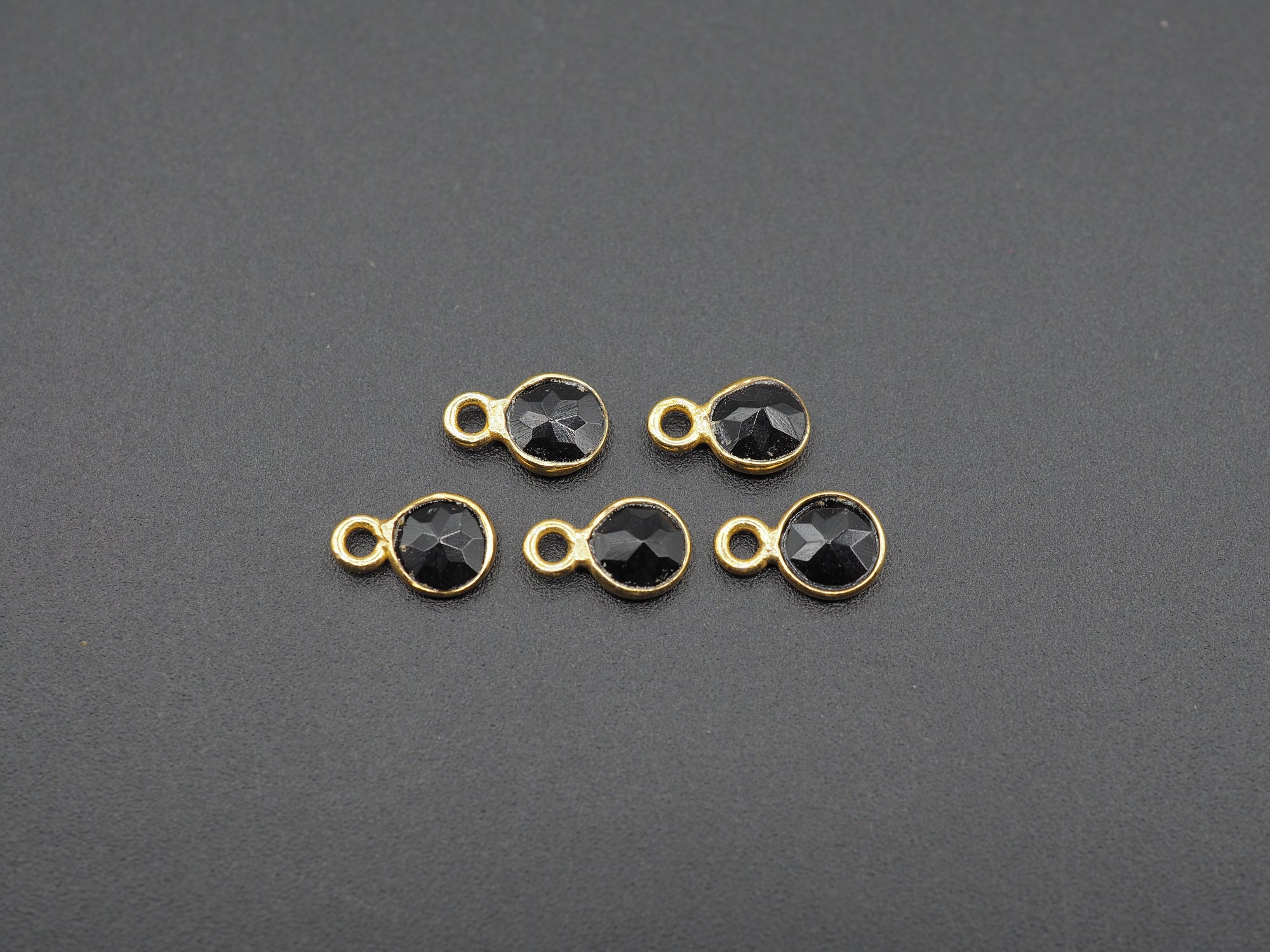Black Onyx 18K Gold Filled Bezel 5 mm, Single Connector, Onyx Charm