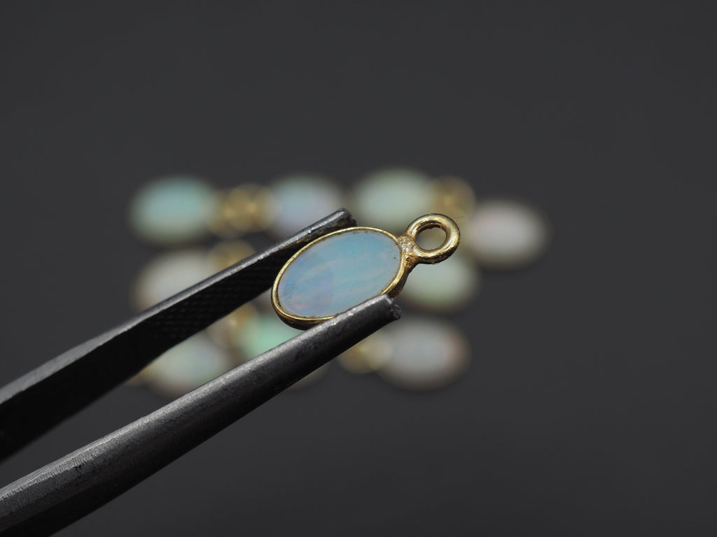 Australian Opal 18K Gold Filled Bezel 7x5 mm, Single Connector, Opal Charm, 1 Piece