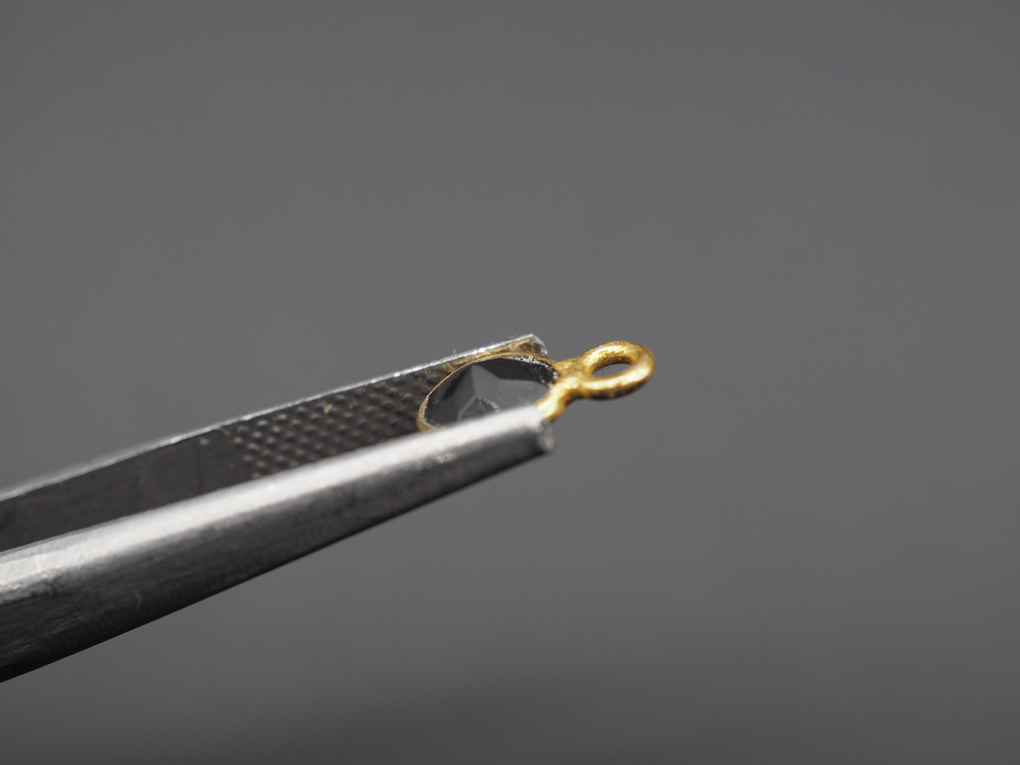 Black Onyx 18K Gold Filled Bezel 5 mm, Single Connector, Onyx Charm