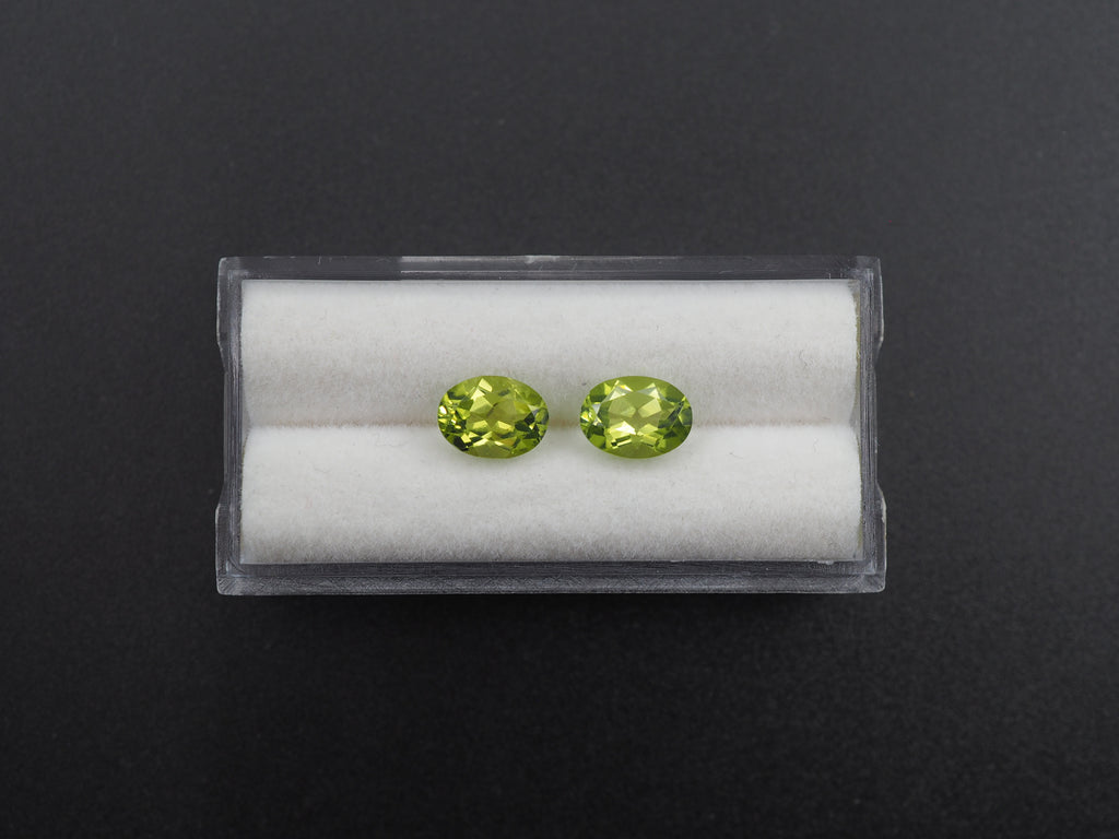 Peridot  Faceted Oval Shape 8x6 mm Matching Pair Approximately 2.48 Carat