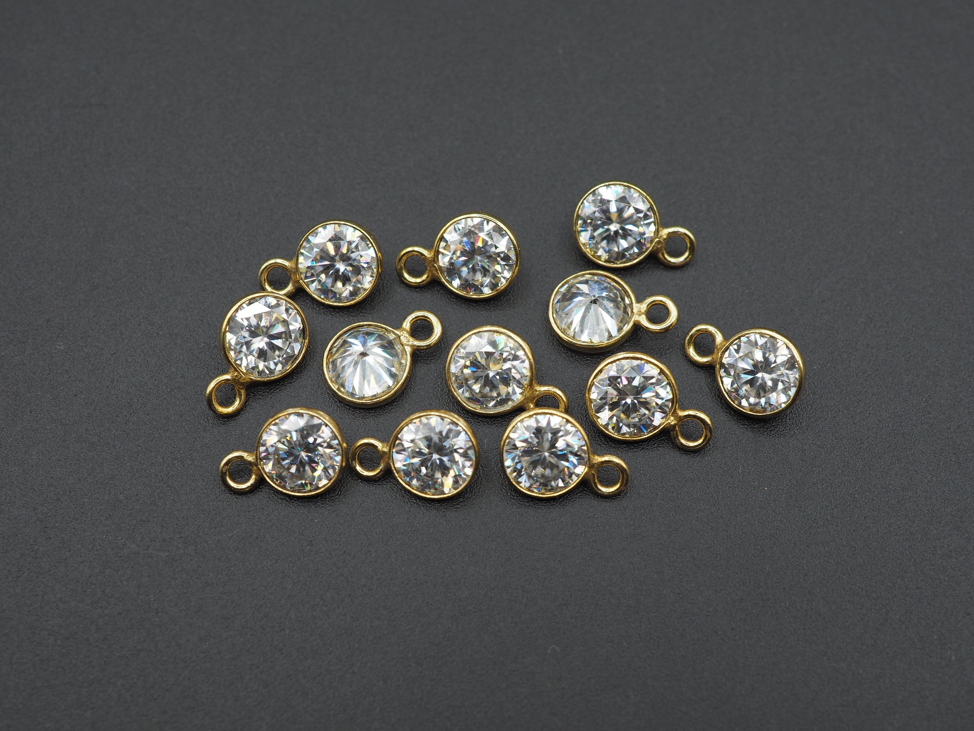 Moissanite 18K Gold Filled Bezel 6 mm, Single Connector, Moissanite Charm, 1 Piece