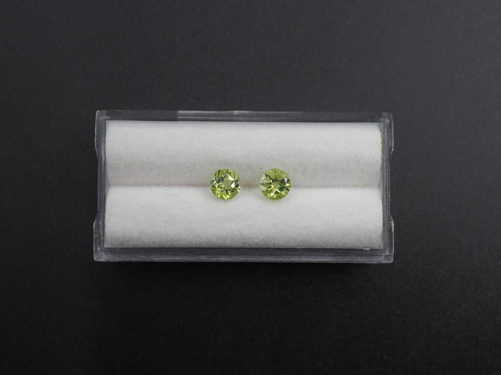 Peridot  Faceted Round Shape 5 mm Matching Pair Approximately 0.92 Carat