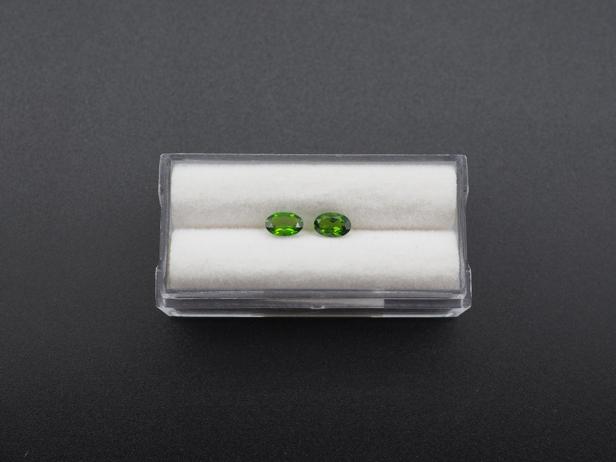 Chrome Diopside Faceted Oval Shape 6 x 4 mm Approximately 0.86 Carat, 2 Pieces