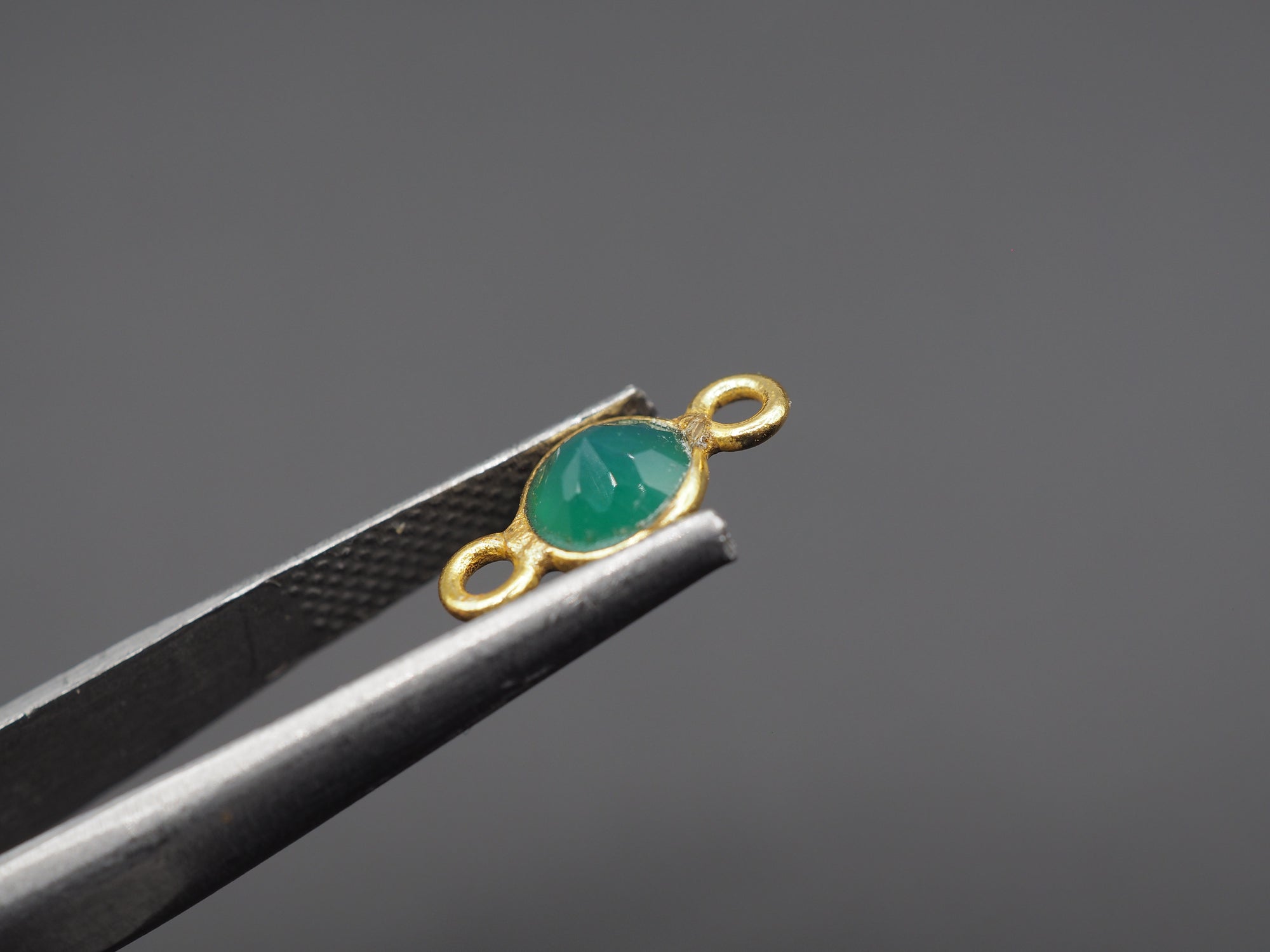 Green Onyx 18K Gold Filled Bezel 5 mm, Double Connector Onyx Charm