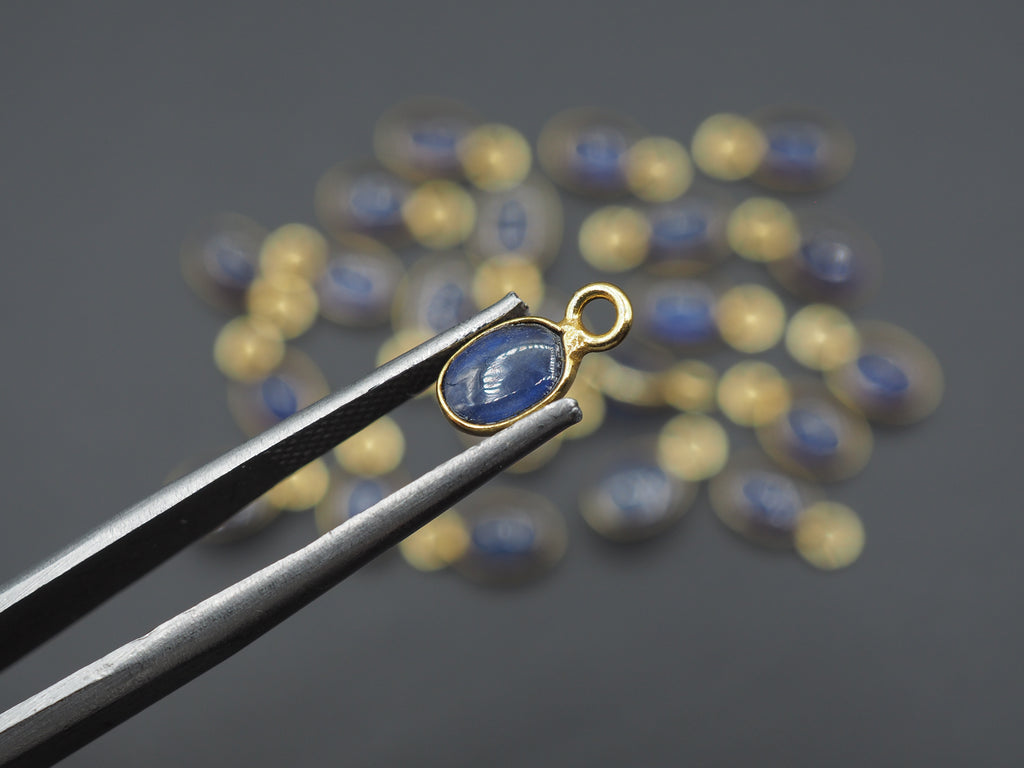 Blue Sapphire 18K Gold Filled Bezel 6x4 mm, Single Connector, Sapphire Charm, 1 Piece