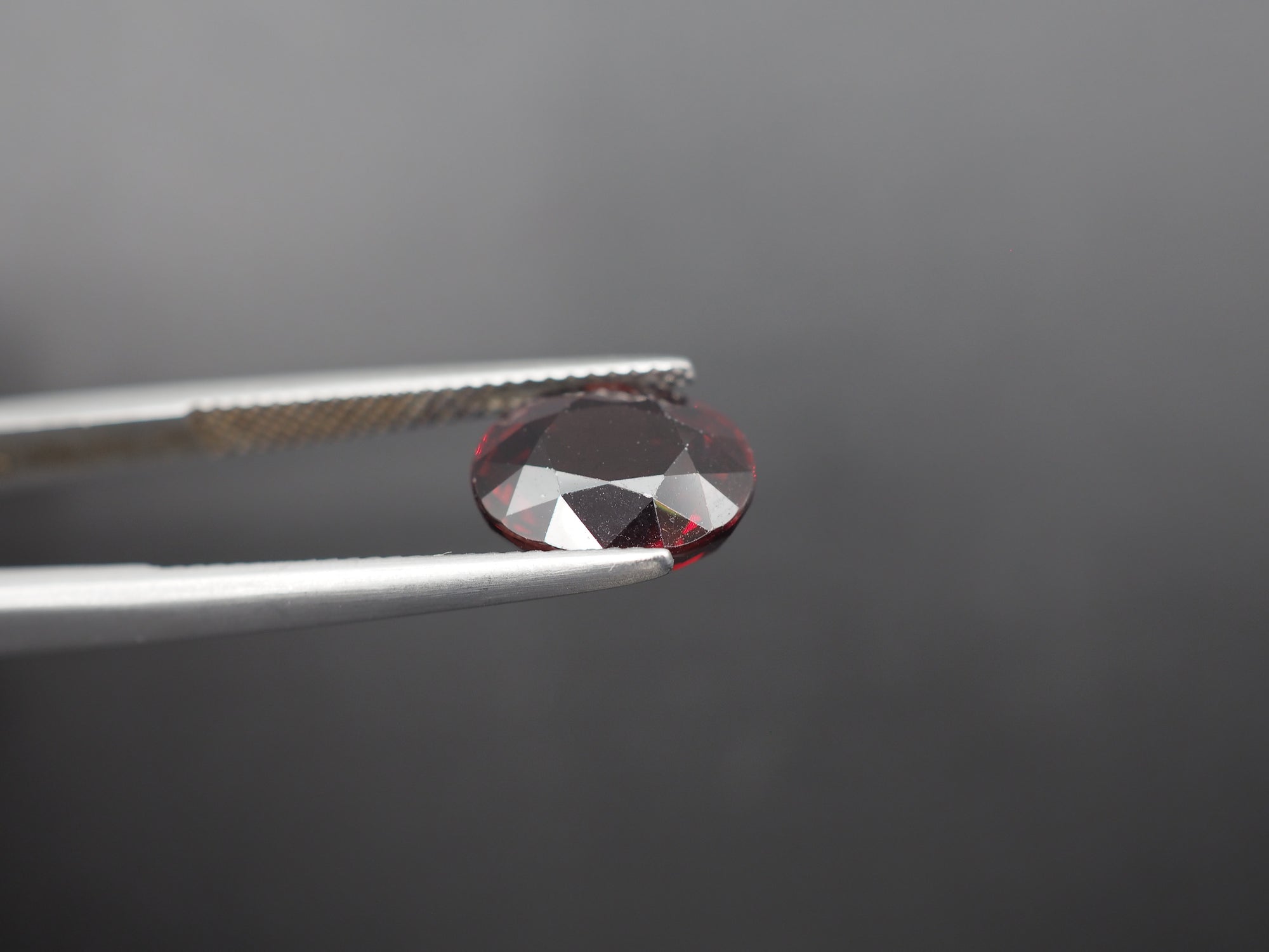 Rhodolite Garnet Oval Shape Faceted 11x8.5x6.7 mm