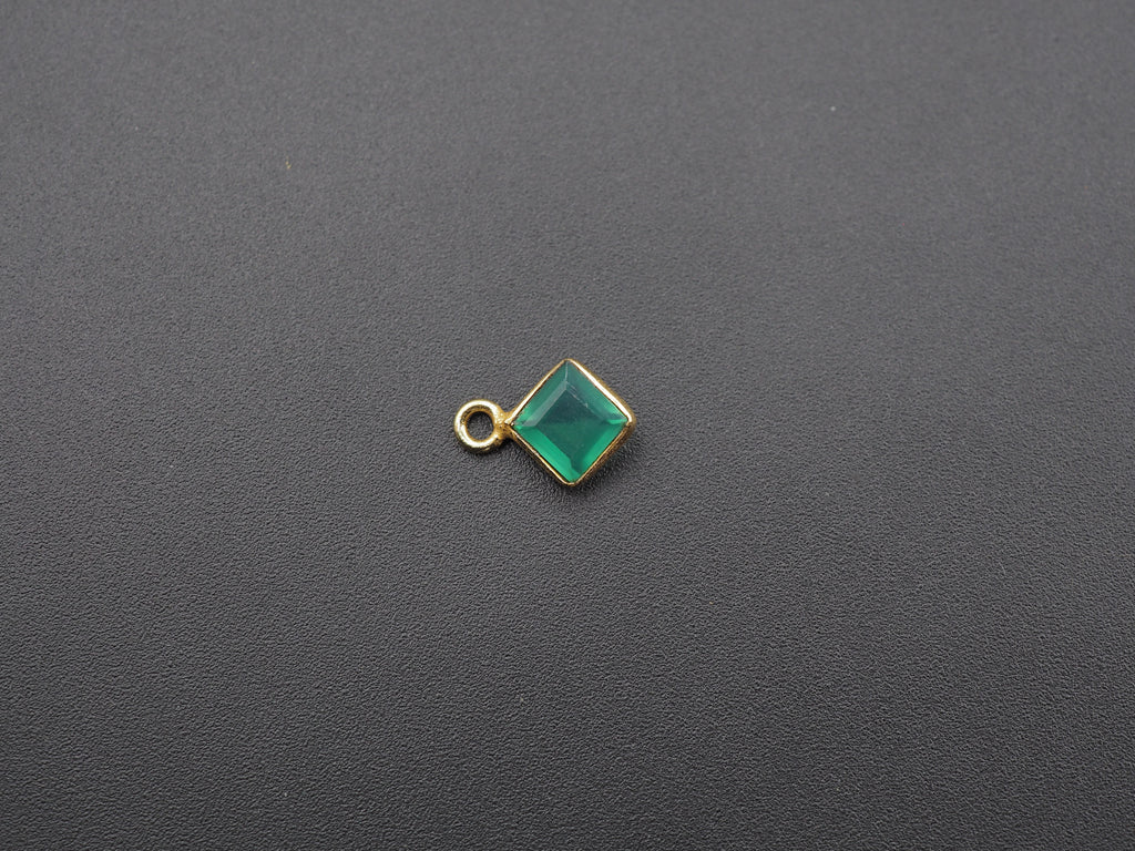 Green Onyx 18K Gold Filled Bezel 5x5 mm, Single Connector Onyx Charm
