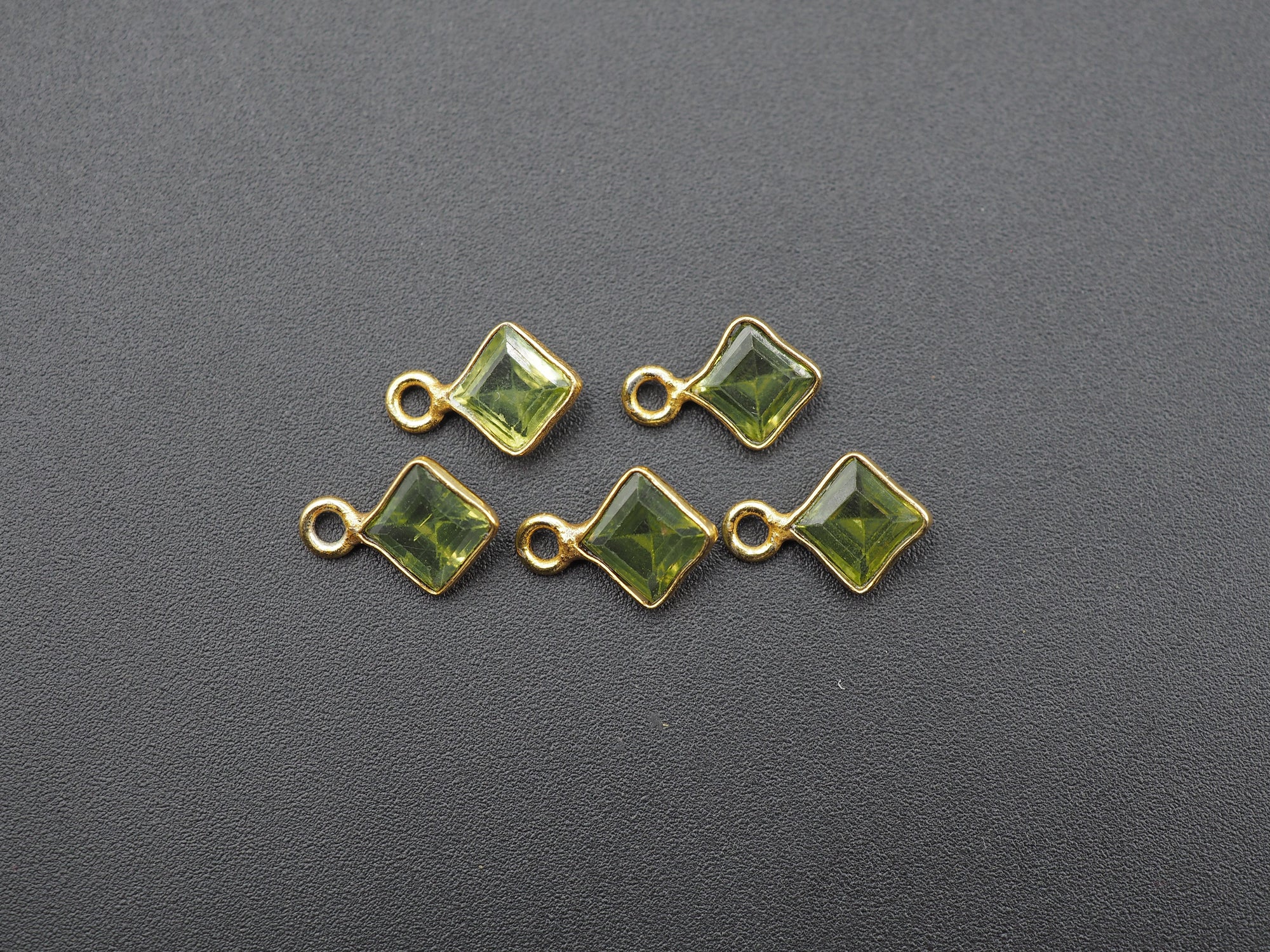 Peridot 18K Gold Filled Bezel 5x5 mm, Single Connector, Peridot Charm