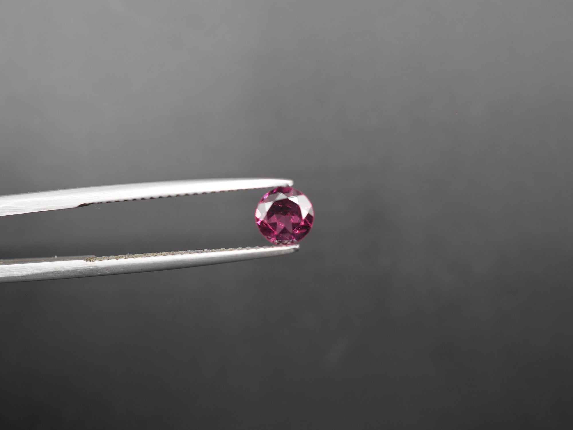 Rhodolite Garnet Faceted Round 5mm Approximately 1.64 Carat, 2 Pieces