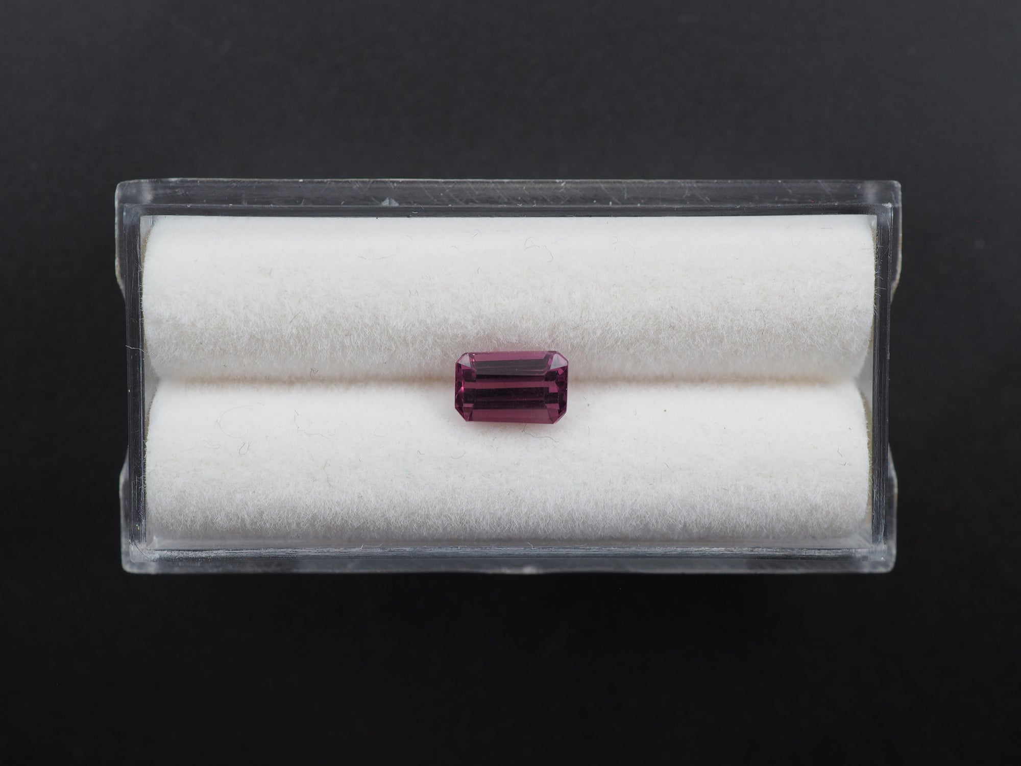 Garnet Rectangle Shape Faceted 7x4.5x3.5mm