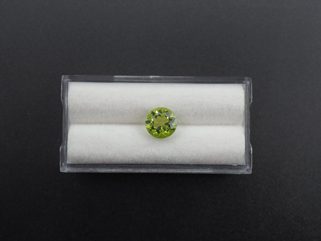 Peridot  Faceted Round Shape 8 mm Single Piece Approximately 2.22 Carat