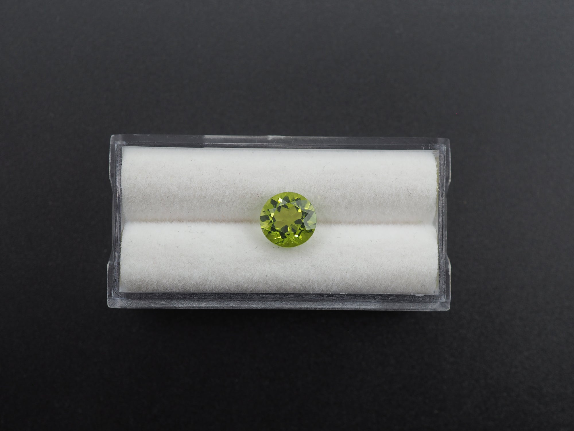 Peridot  Faceted Round Shape 8 mm Single Piece Approximately 2.22 Carat