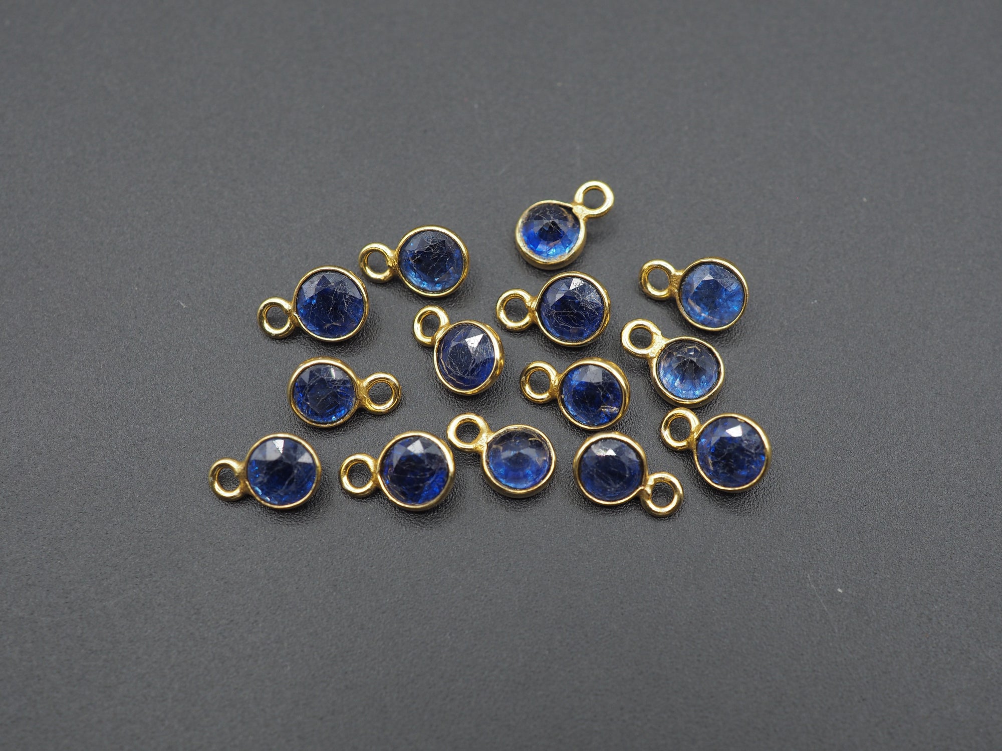 Blue Sapphire 18K Gold Filled Bezel 5 mm, Single Connector, Sapphire Charm, 1 Piece