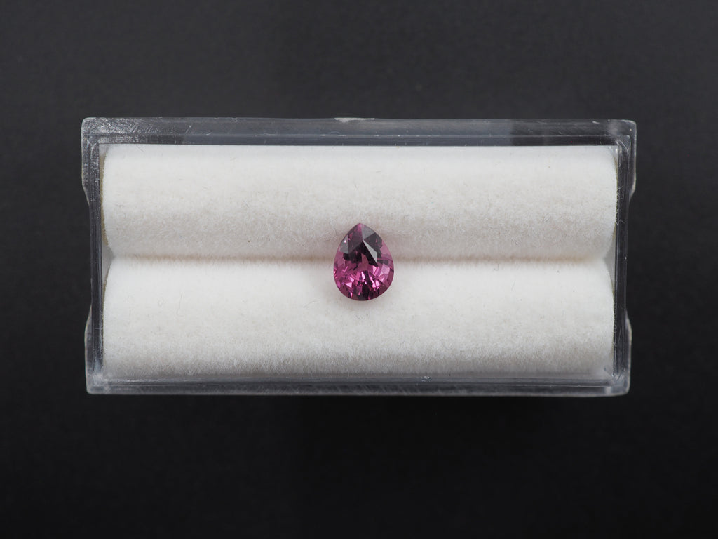 Garnet Pear Shape Faceted 6.9x5.1x4.1 mm