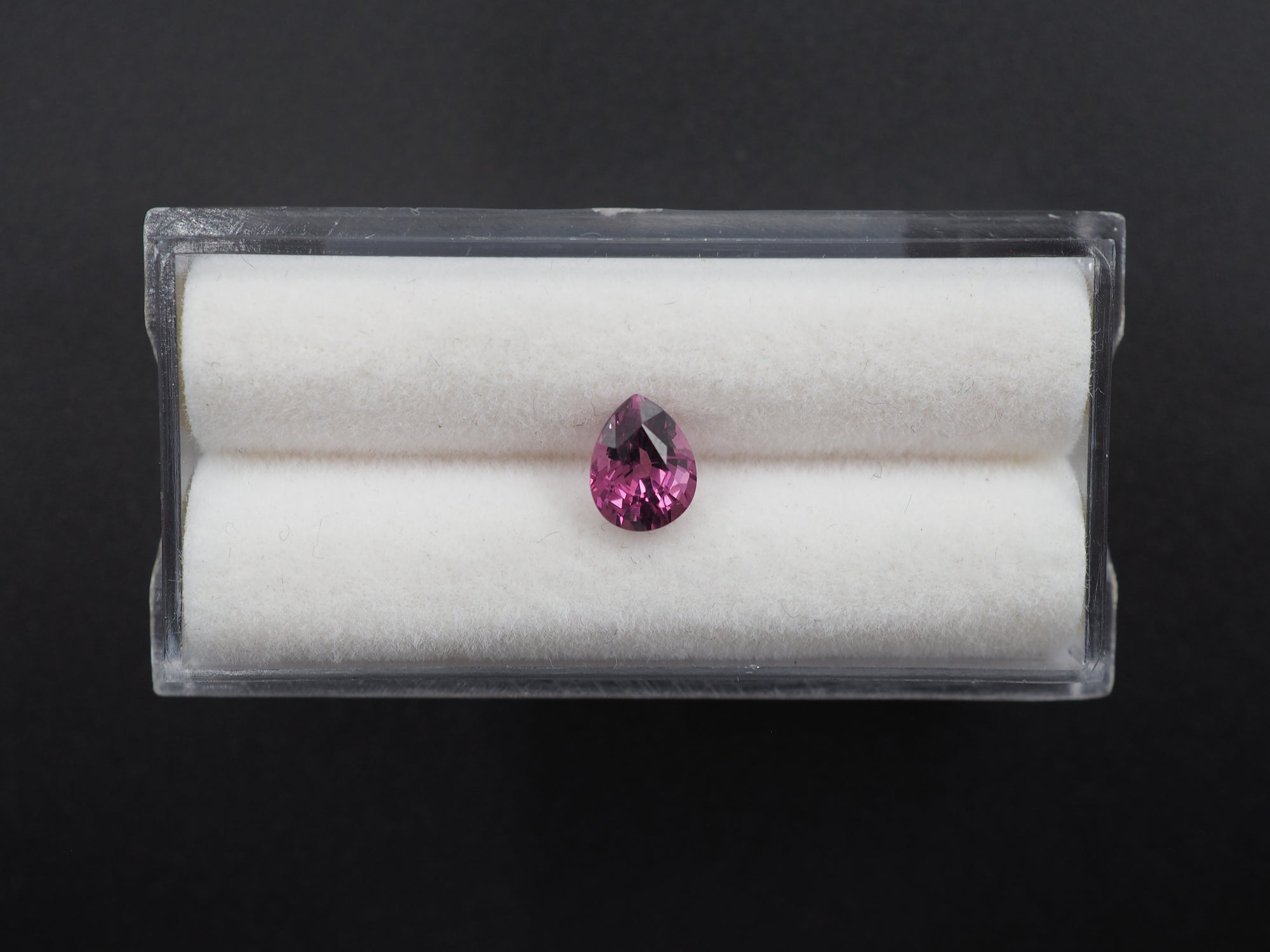 Garnet Pear Shape Faceted 6.9x5.1x4.1 mm