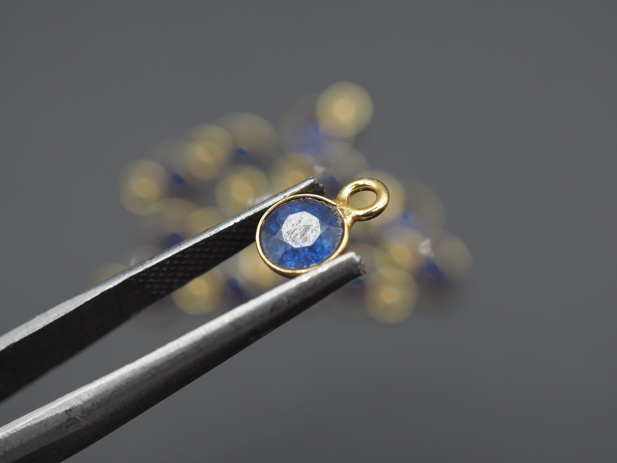 Blue Sapphire 18K Gold Filled Bezel 5 mm, Single Connector, Sapphire Charm, 1 Piece