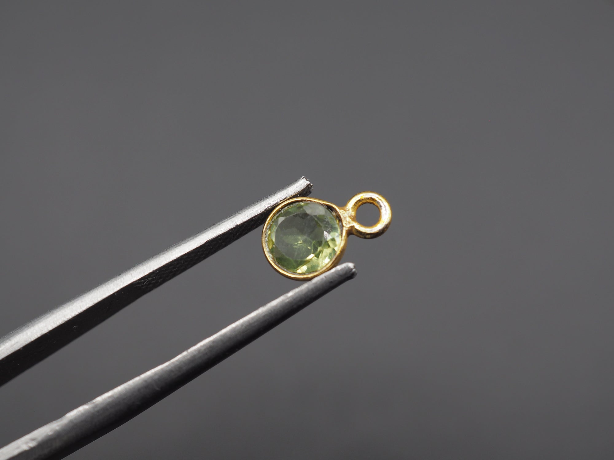 Peridot 18K Gold Filled Bezel 4mm, Single Connector, Peridot Charm