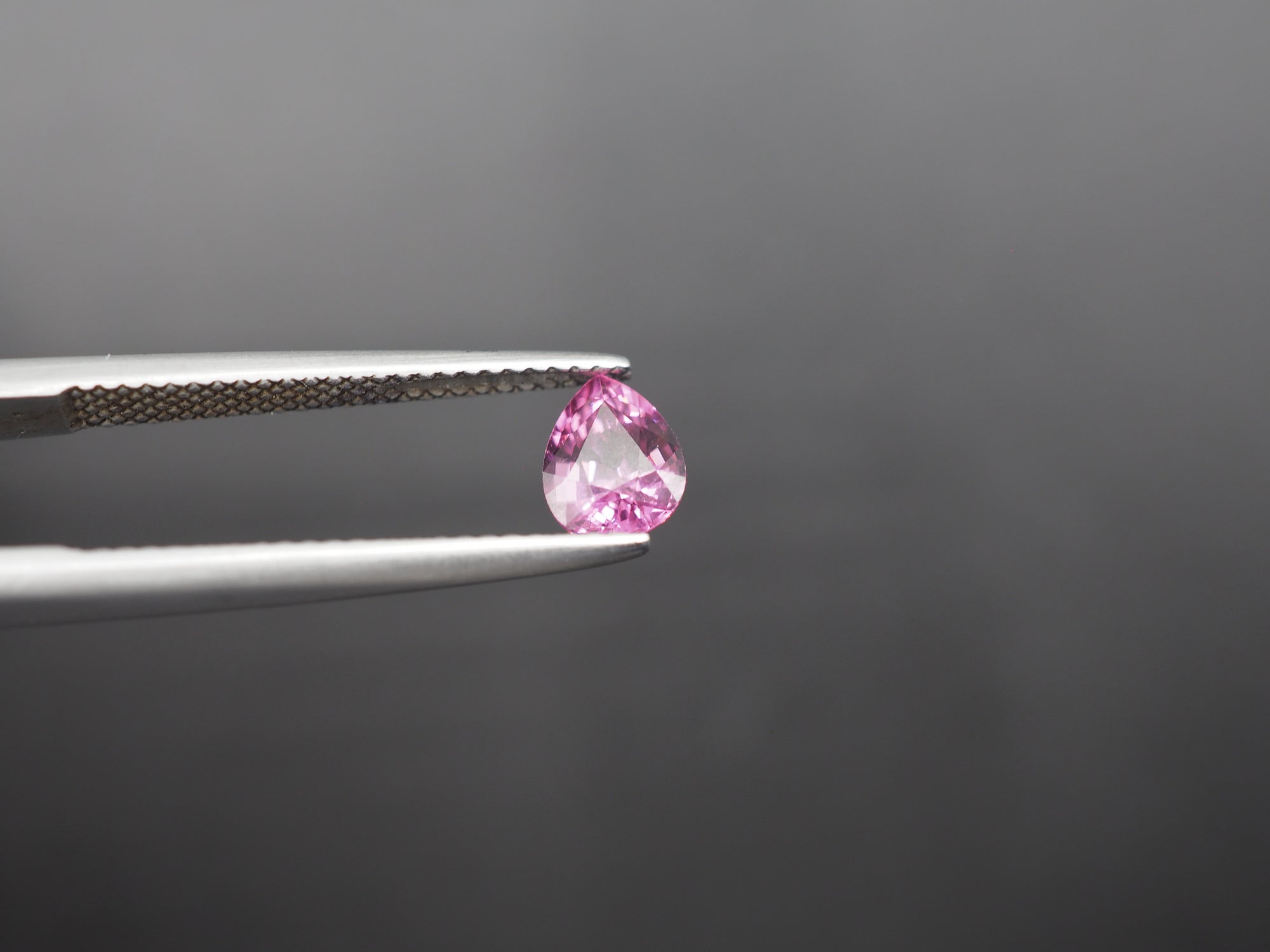 Garnet Pear Shape Faceted 6.9x5.1x4.1 mm