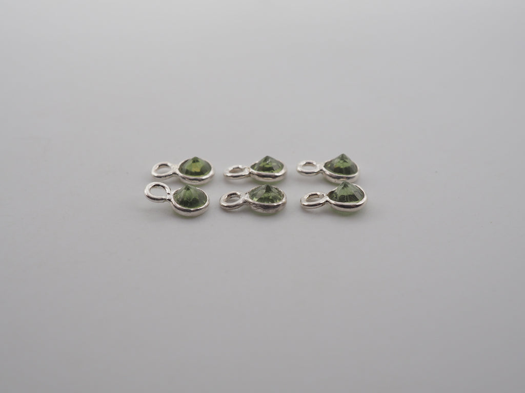 Peridot Silver Bezel, Single Connector, 4 mm, Peridot Charm (GTG-SBP-12)