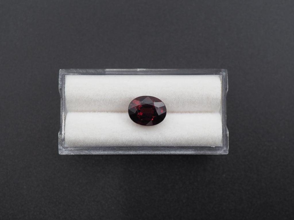 Rhodolite Garnet Faceted Oval Shape 11 x 8.5 x 6.7 mm Single Piece Approximately 5.60 Carat