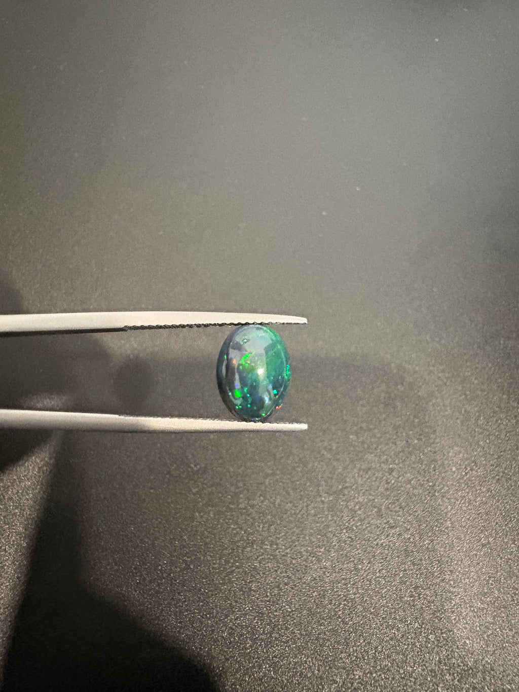Black Opal oval shape 11x8mm approximately 2.10 carat(GTG-BOP-61)