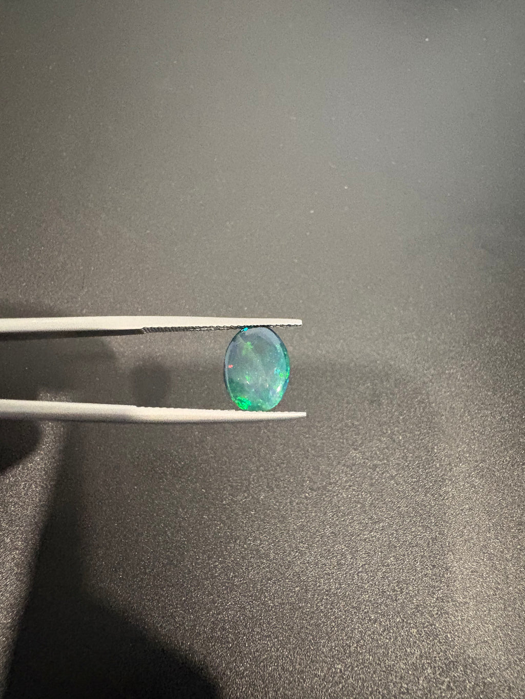 Black Opal oval shape 11x8mm approximately 2.10 carat(GTG-BOP-61)