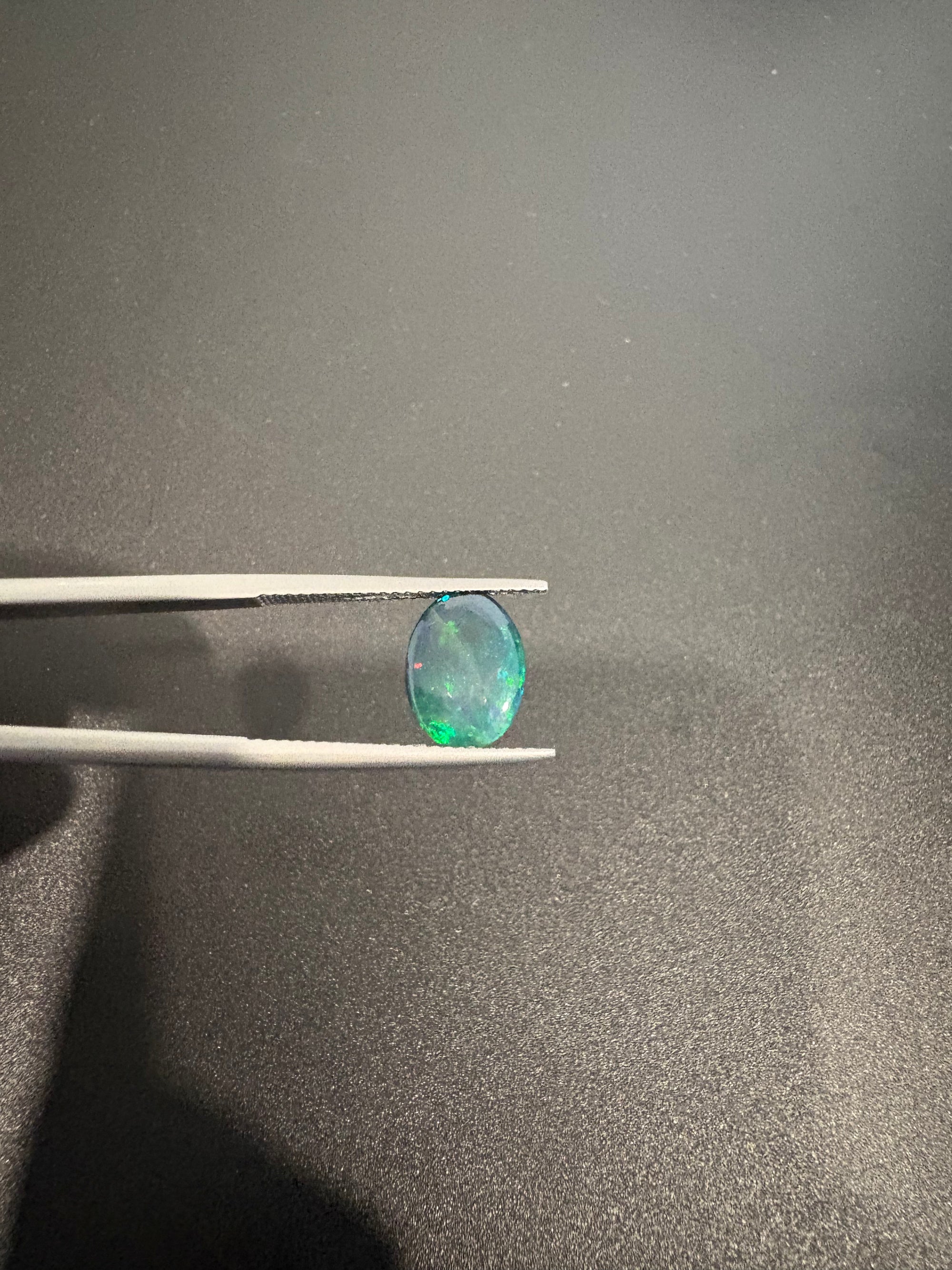 Black Opal oval shape 11x8mm approximately 2.10 carat(GTG-BOP-61)