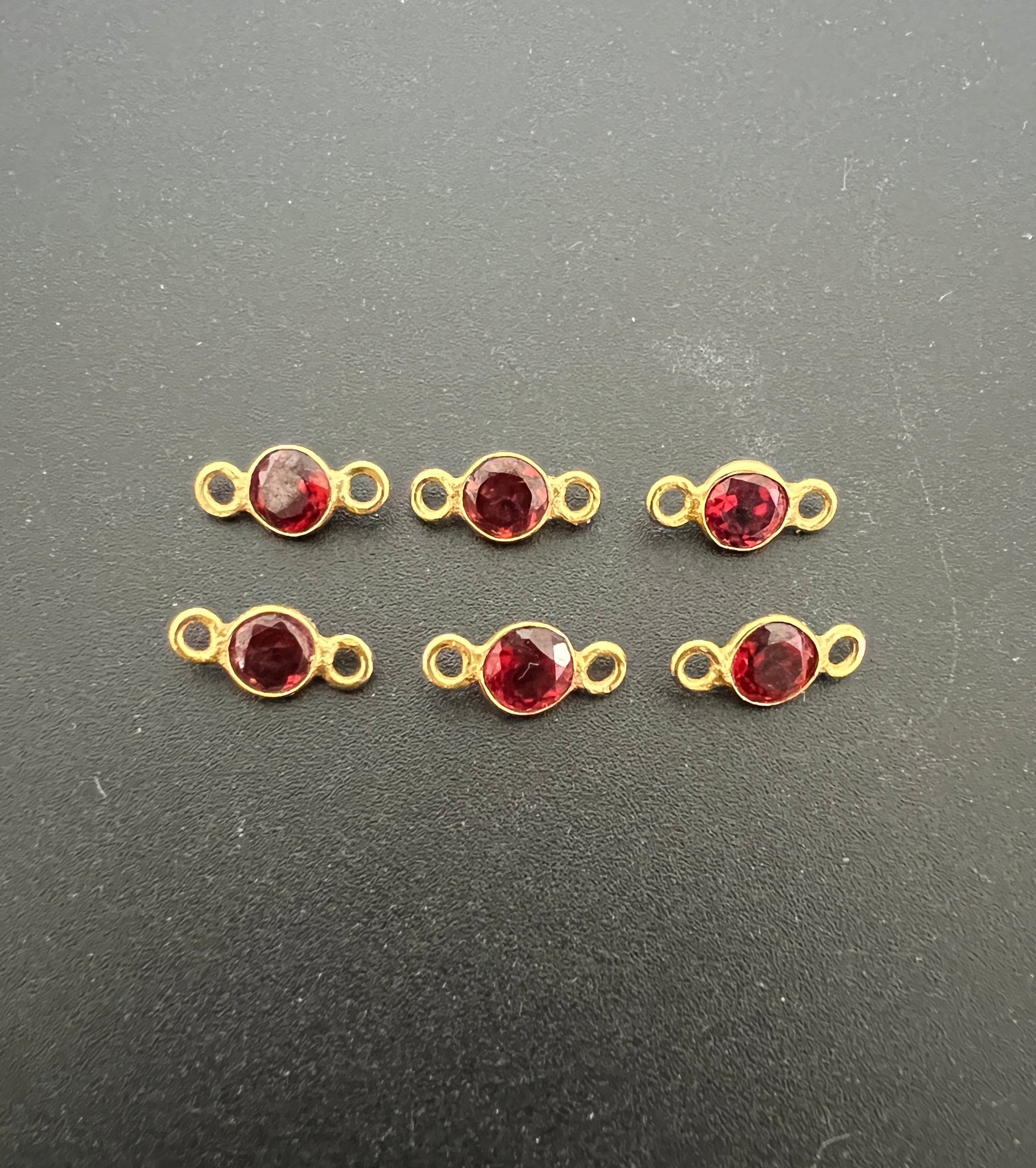 Garnet 18K Gold Filled Bezel 5.5mm, Double Connector, Garnet Charm (GTG-GBG-5)