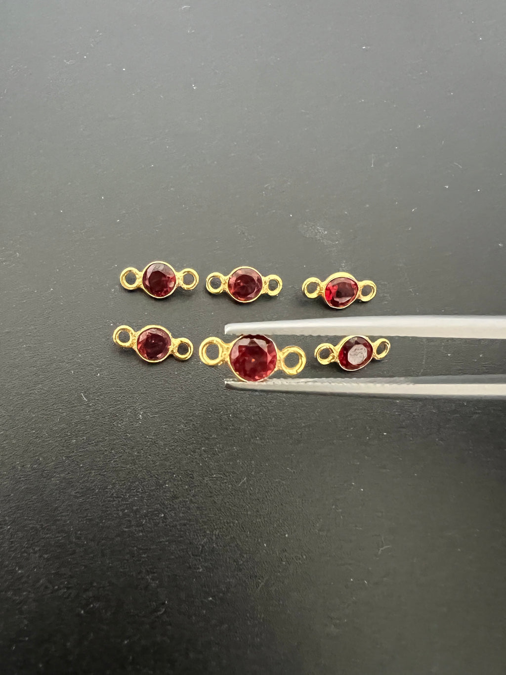 Garnet 18K Gold Filled Bezel 5.5mm, Double Connector, Garnet Charm (GTG-GBG-5)