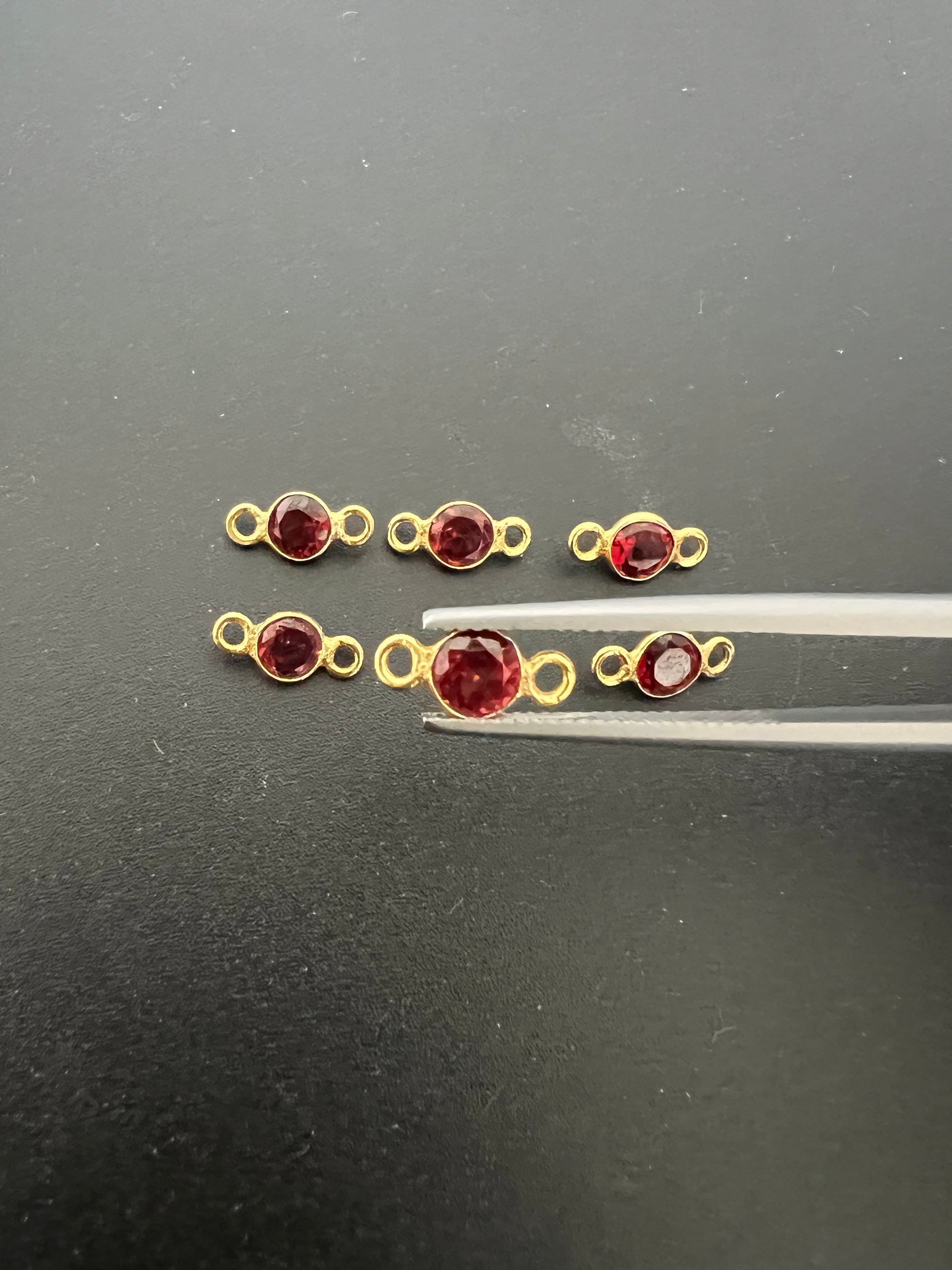 Garnet 18K Gold Filled Bezel 5.5mm, Double Connector, Garnet Charm (GTG-GBG-5)