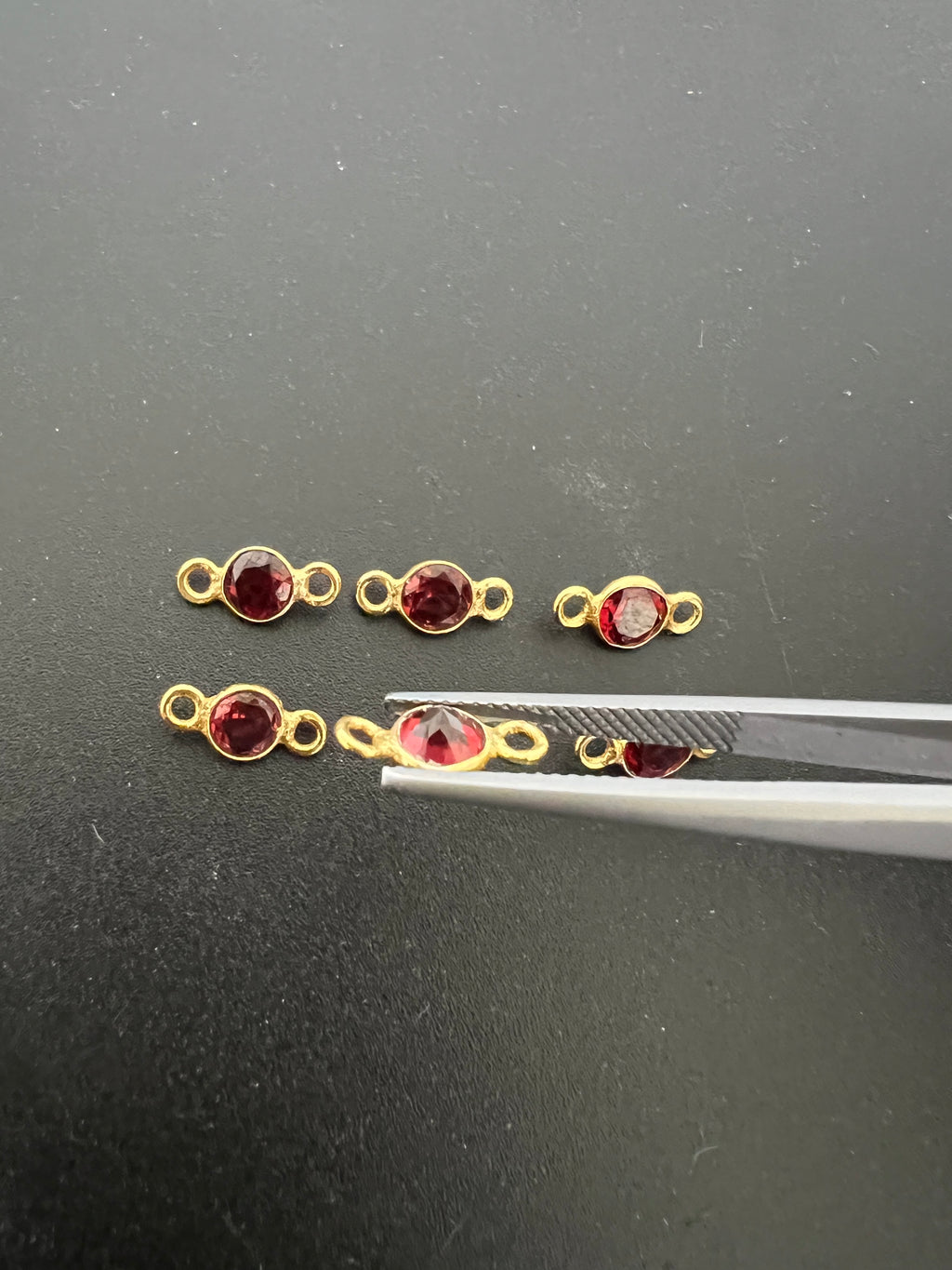 Garnet 18K Gold Filled Bezel 5.5mm, Double Connector, Garnet Charm (GTG-GBG-5)