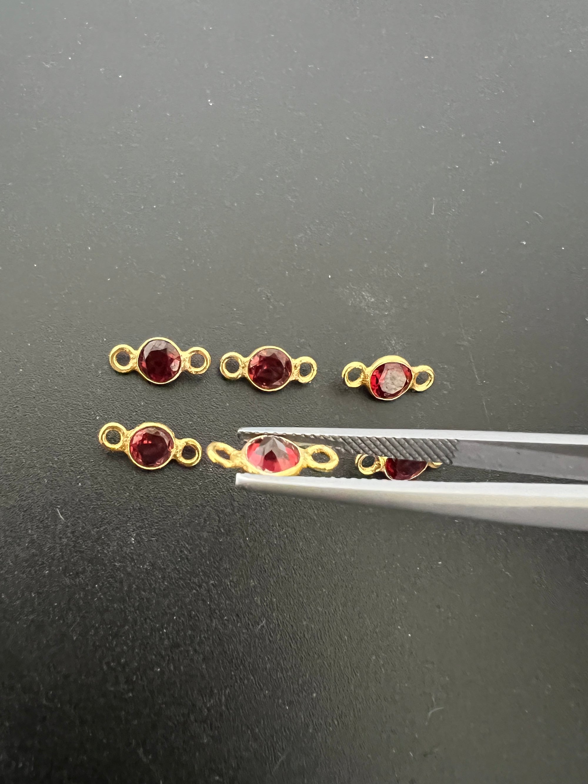 Garnet 18K Gold Filled Bezel 5.5mm, Double Connector, Garnet Charm (GTG-GBG-5)