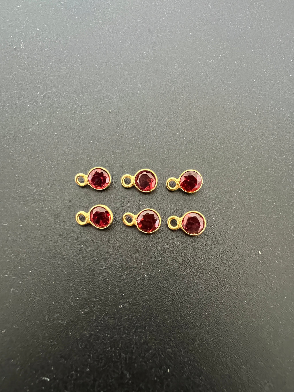 Garnet 18K Gold Filled Bezel 5.5mm, Single  Connector, Garnet Charm (GTG-GBG-6)
