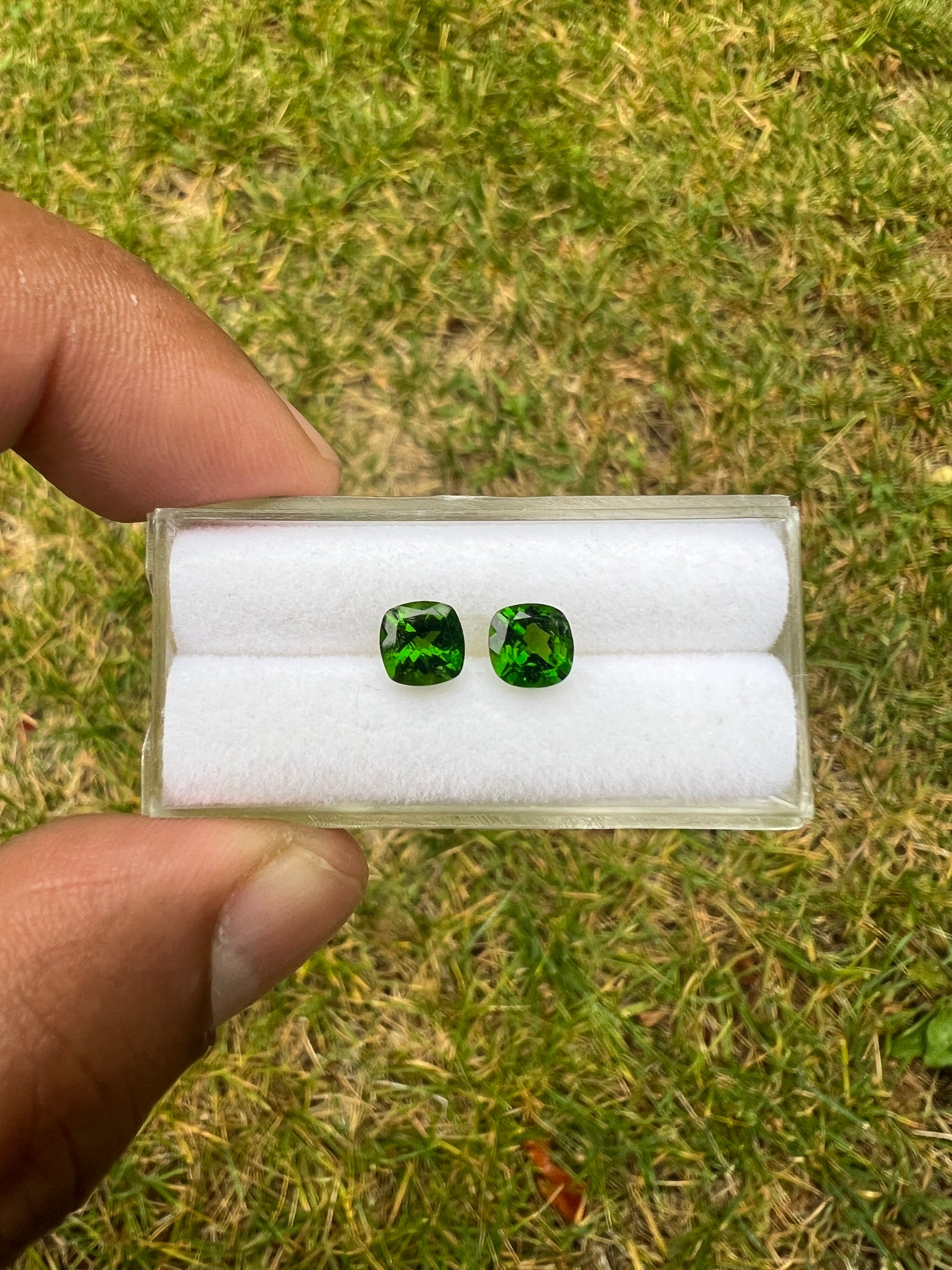 Chrome Diopside 6x6mm matching pair approximately 1.91 carat (GTG-CD-2)