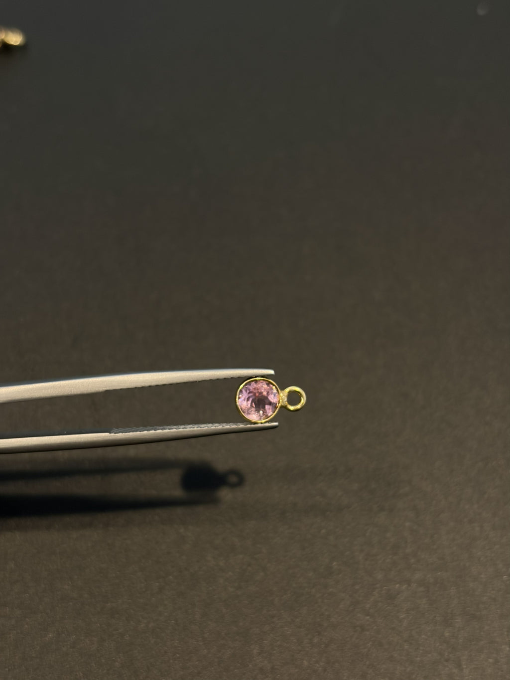 Tourmaline 18K Gold Filled Bezel 5 mm, Single Connector