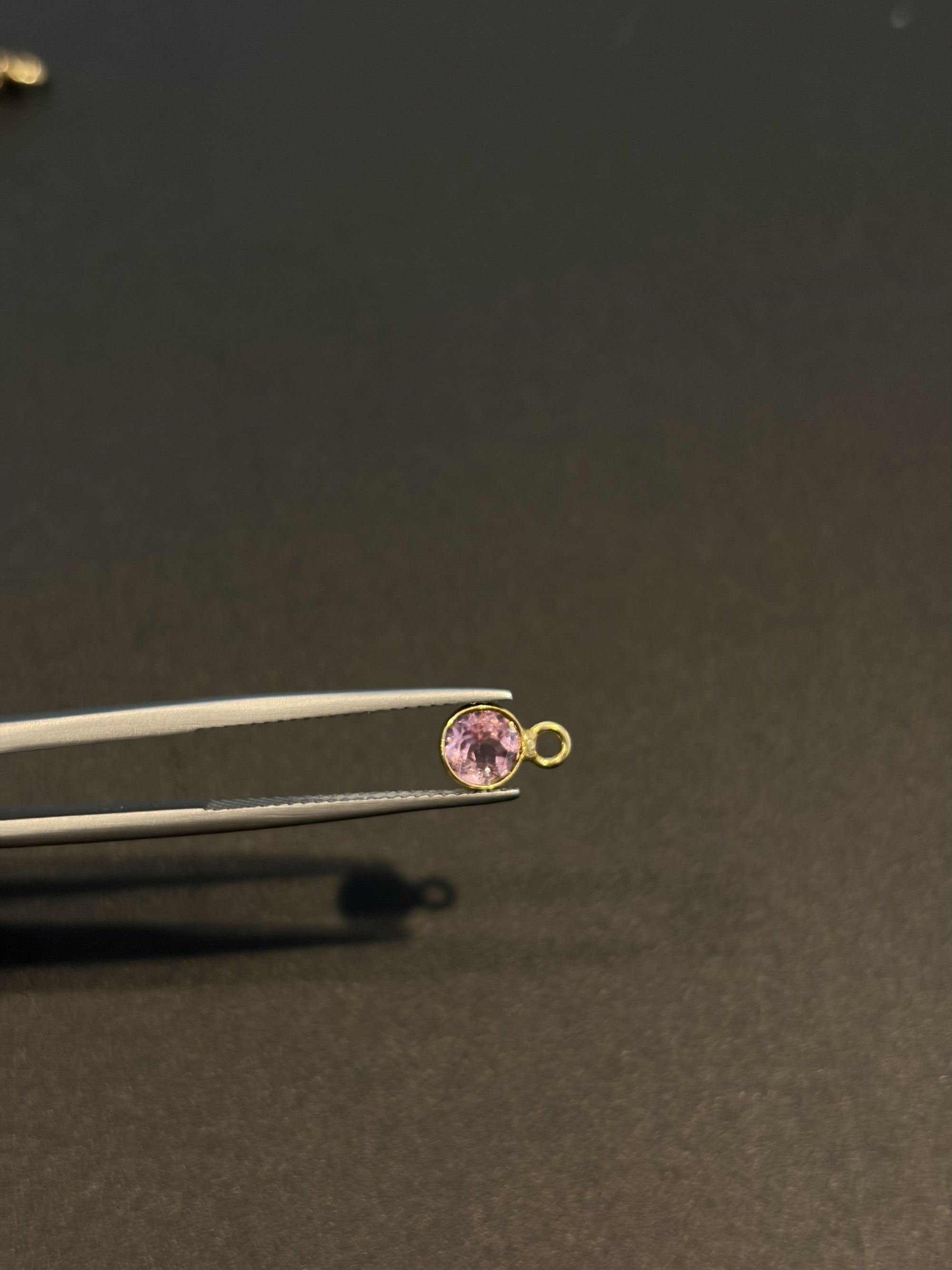 Tourmaline 18K Gold Filled Bezel 5 mm, Single Connector