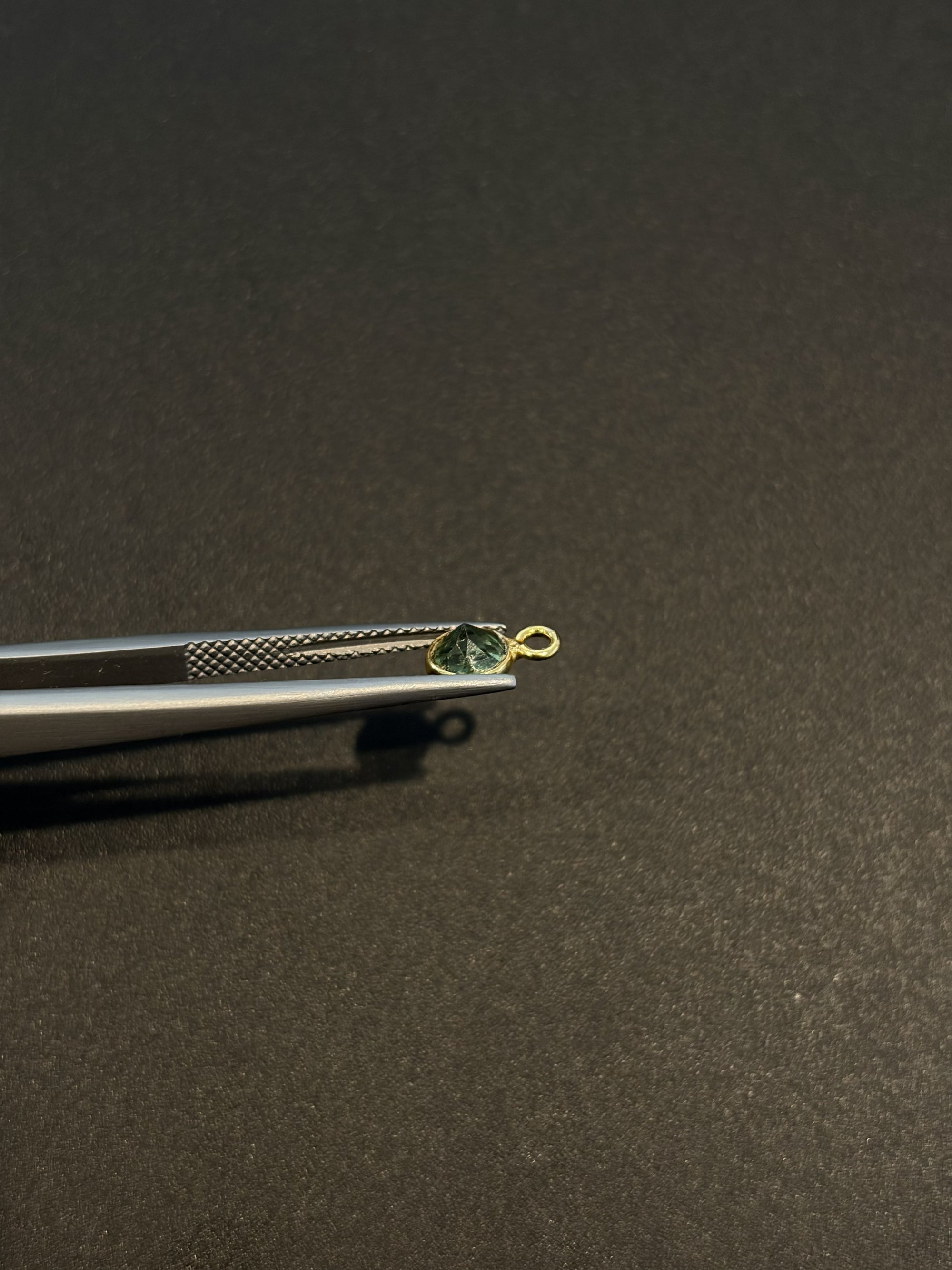 Tourmaline 18K Gold Filled Bezel 5 mm, Single Connector