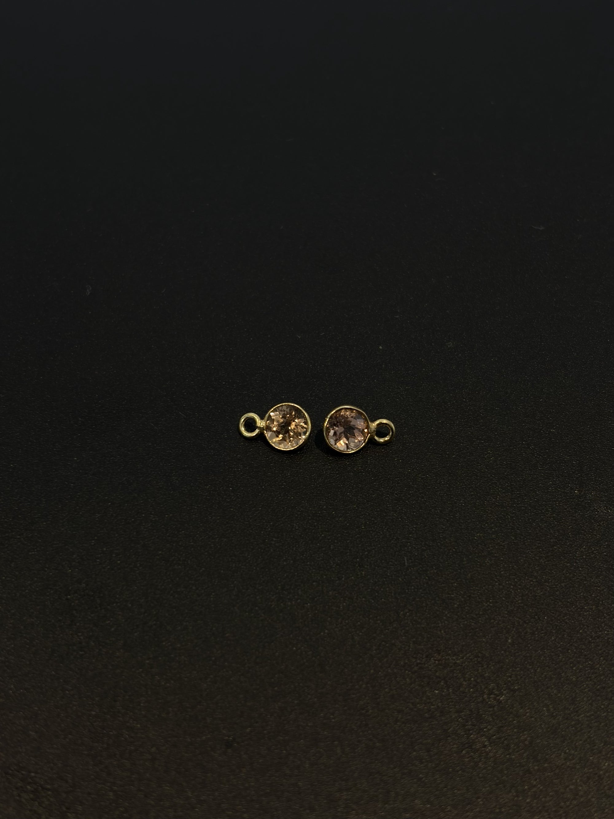 Tourmaline 18K Gold Filled Bezel 5 mm, Single Connector