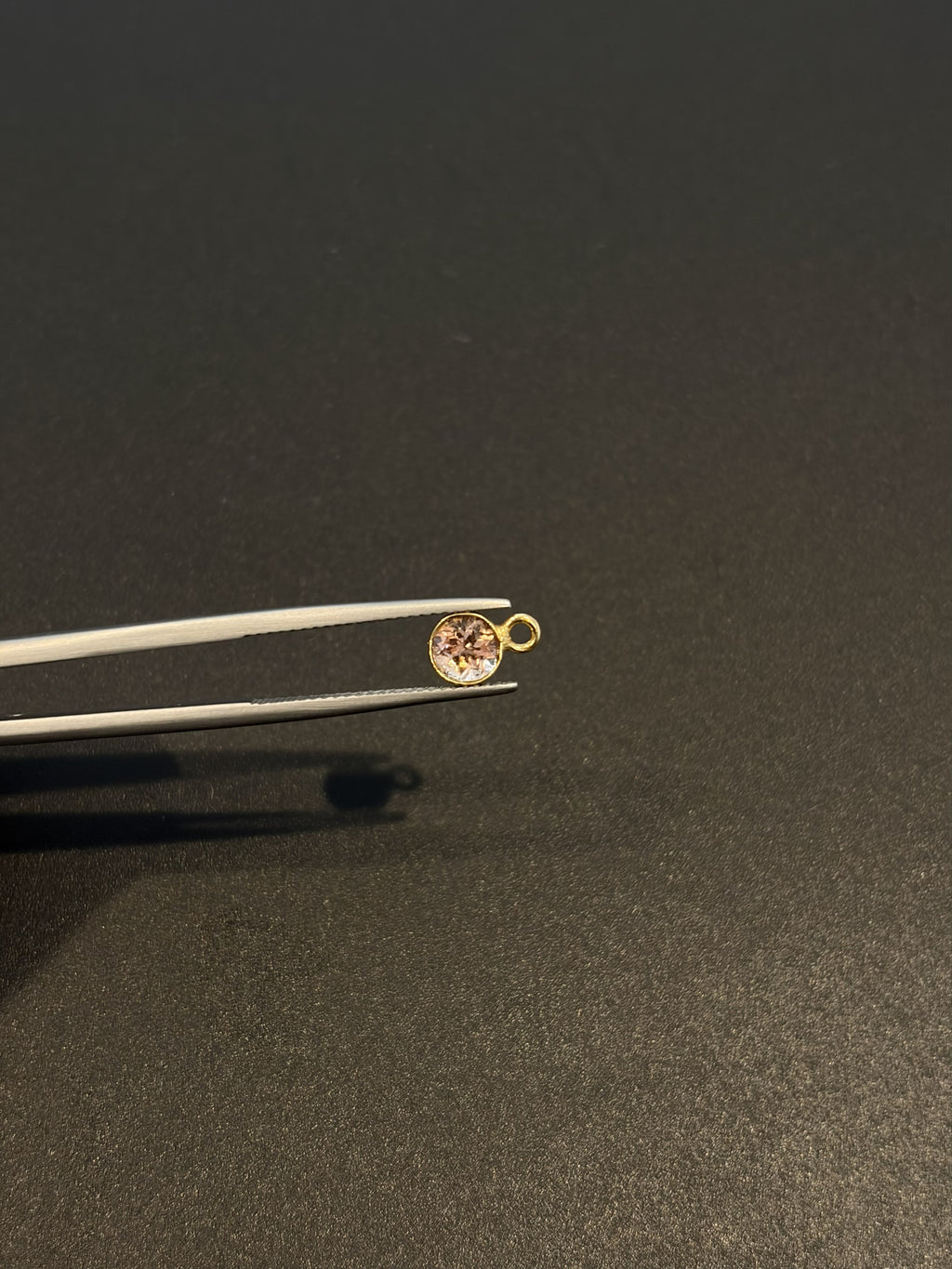 Tourmaline 18K Gold Filled Bezel 5 mm, Single Connector