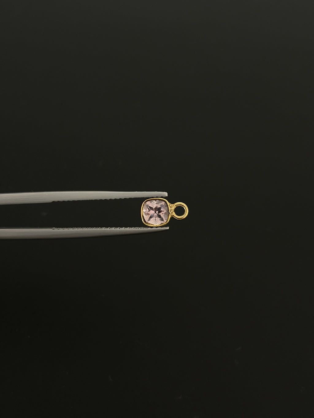 Natural Spinel 18K Gold Filled Bezel 4x4 mm, Single Connector