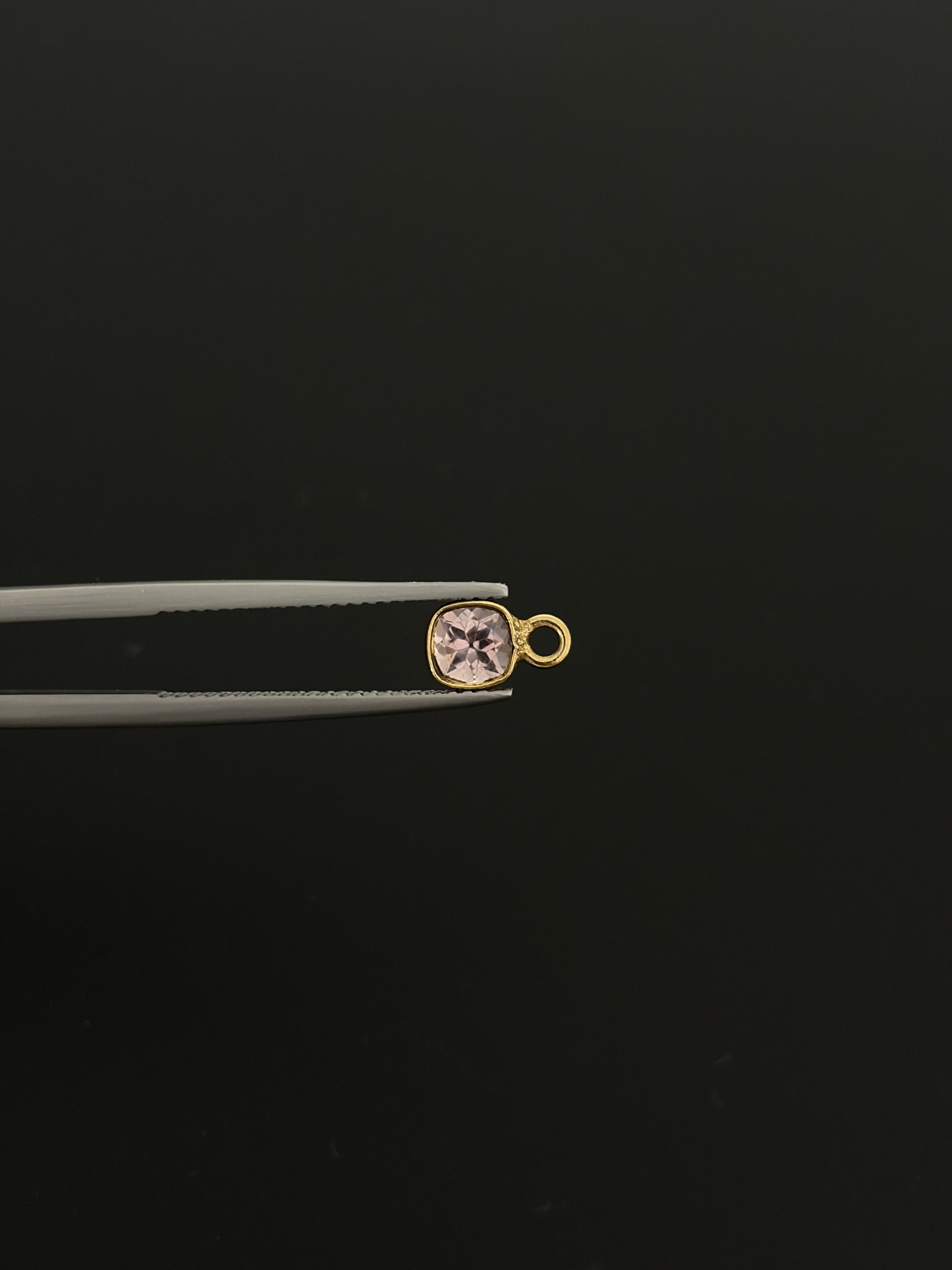 Natural Spinel 18K Gold Filled Bezel 4x4 mm, Single Connector