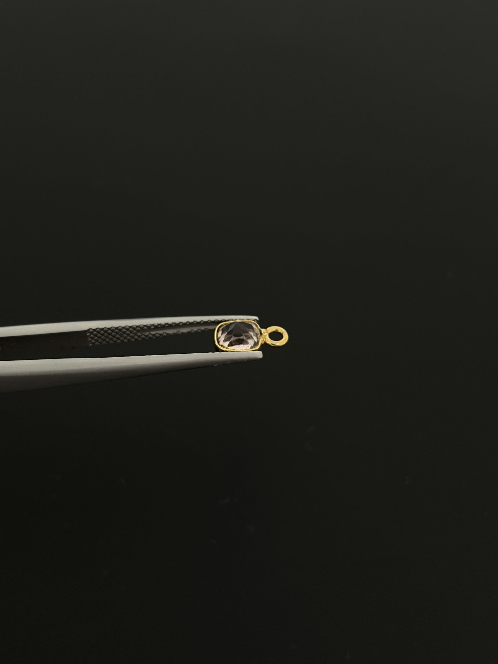 Natural Spinel 18K Gold Filled Bezel 5x5 mm, Single Connector