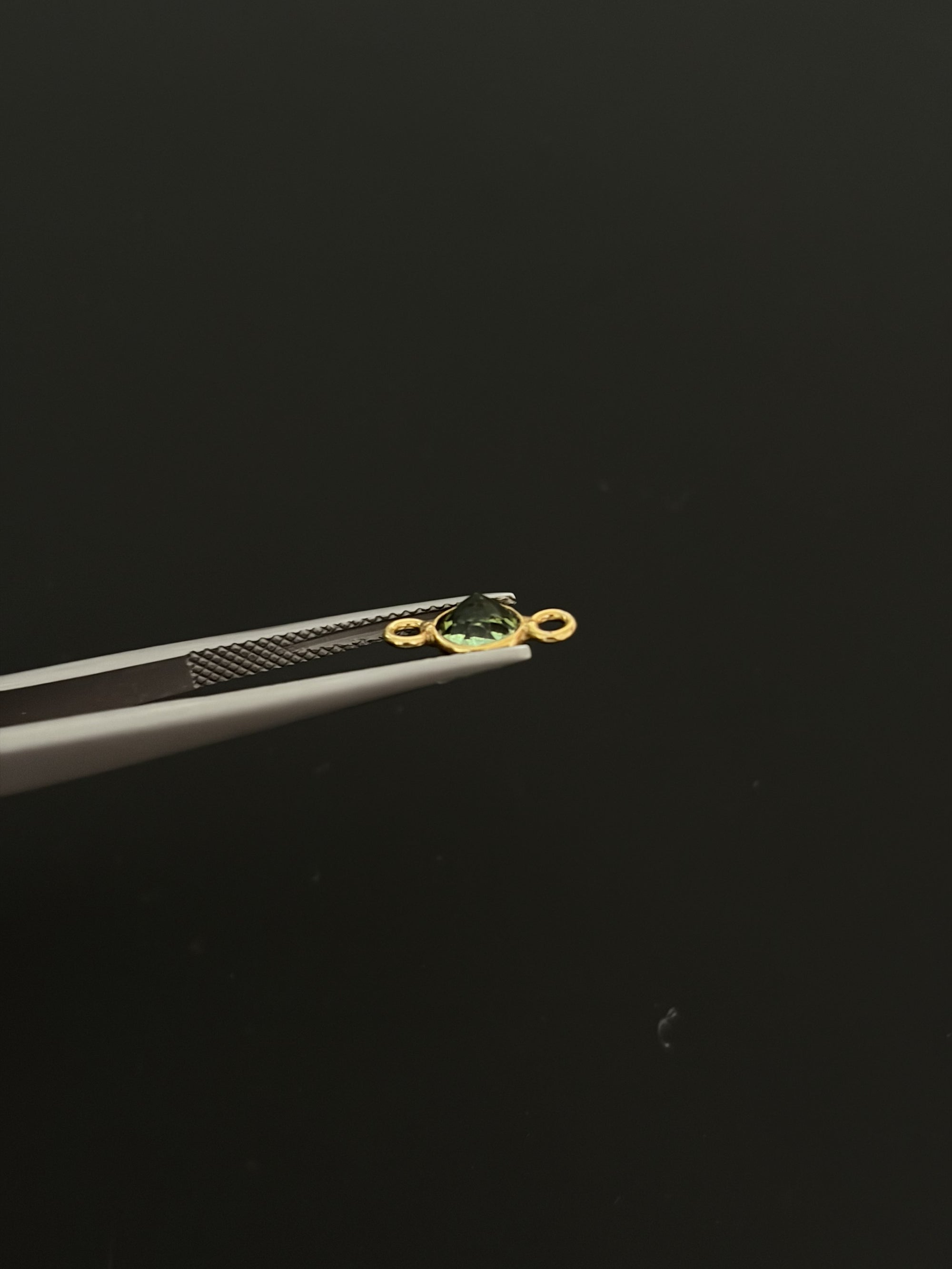 Tourmaline 18K Gold Filled Bezel 5 mm, Double Connector