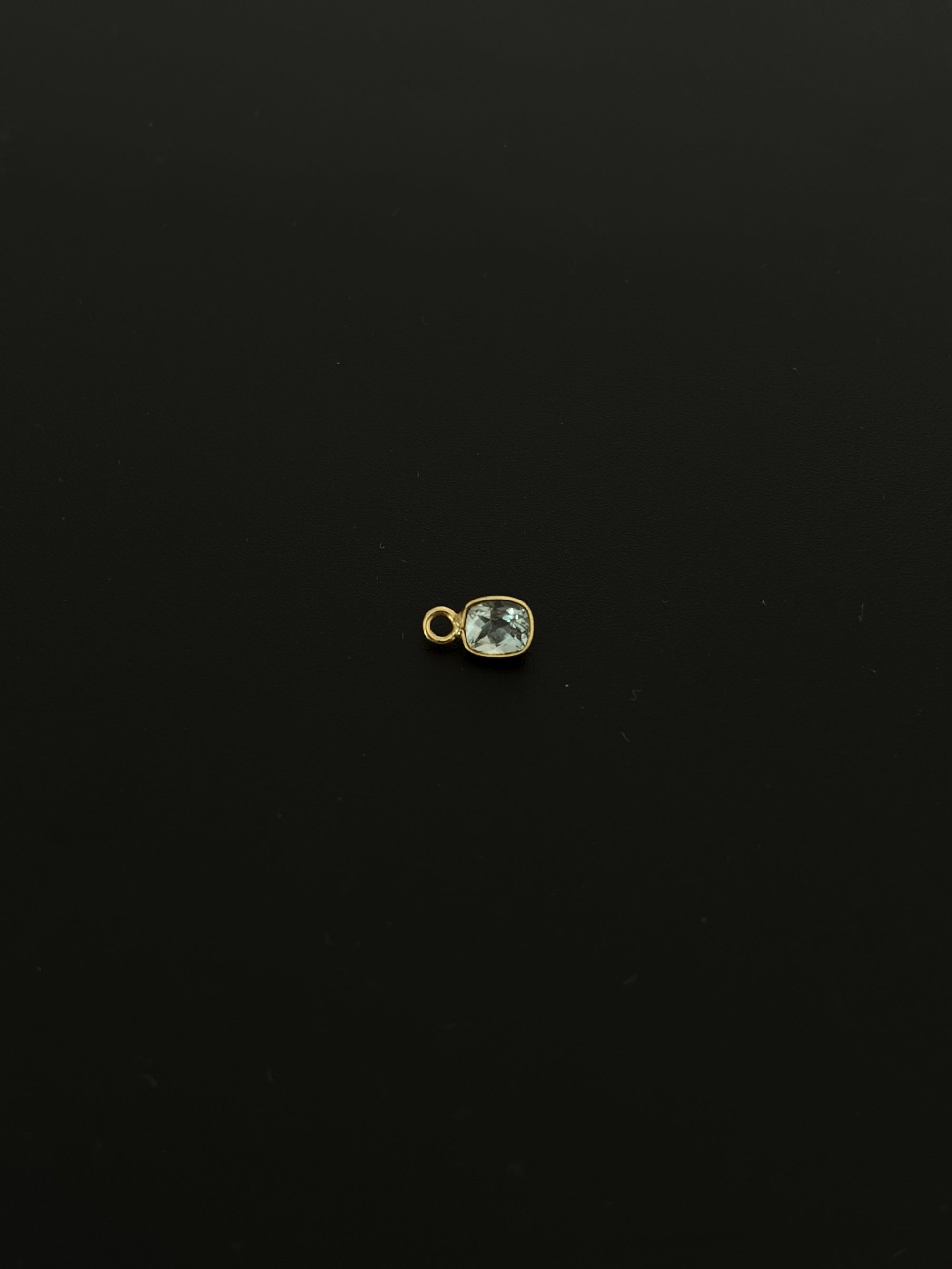 Tourmaline 18K Gold Filled Bezel 6x4 mm, Single Connector