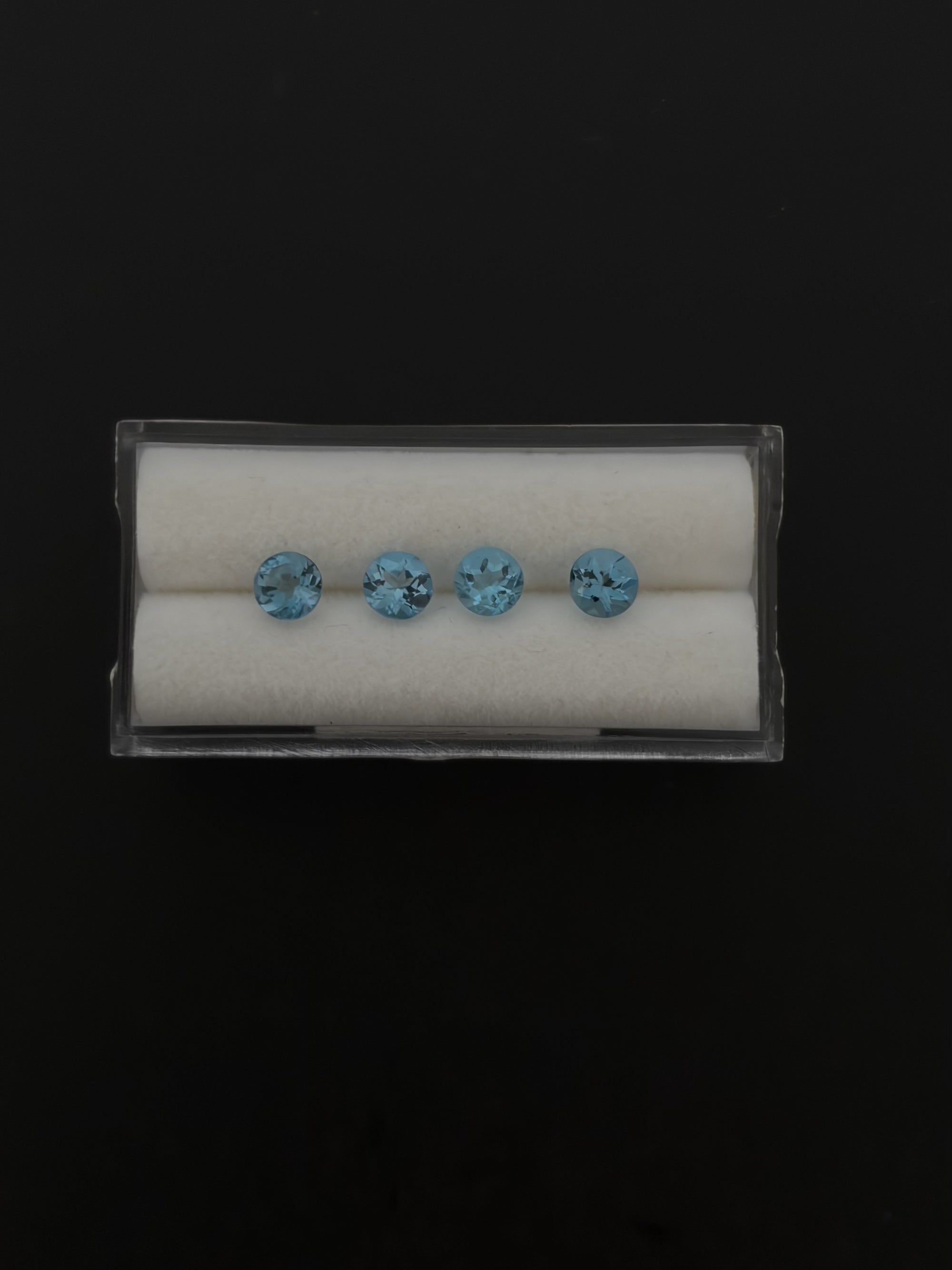 Blue Topaz Faceted Round Shape 5.1 mm