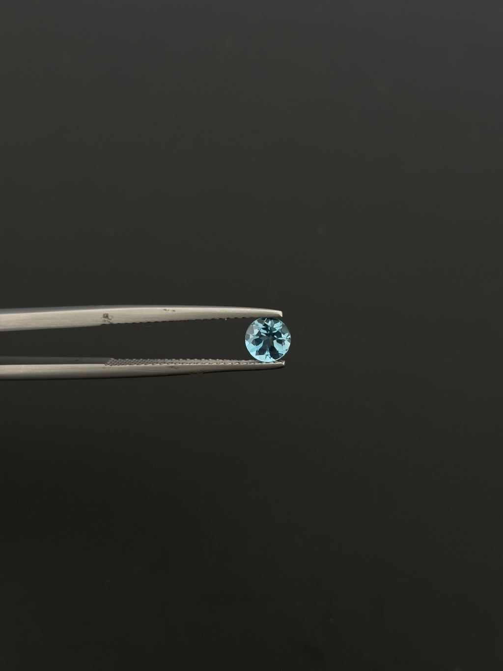 Blue Topaz Faceted Round Shape 5.1 mm