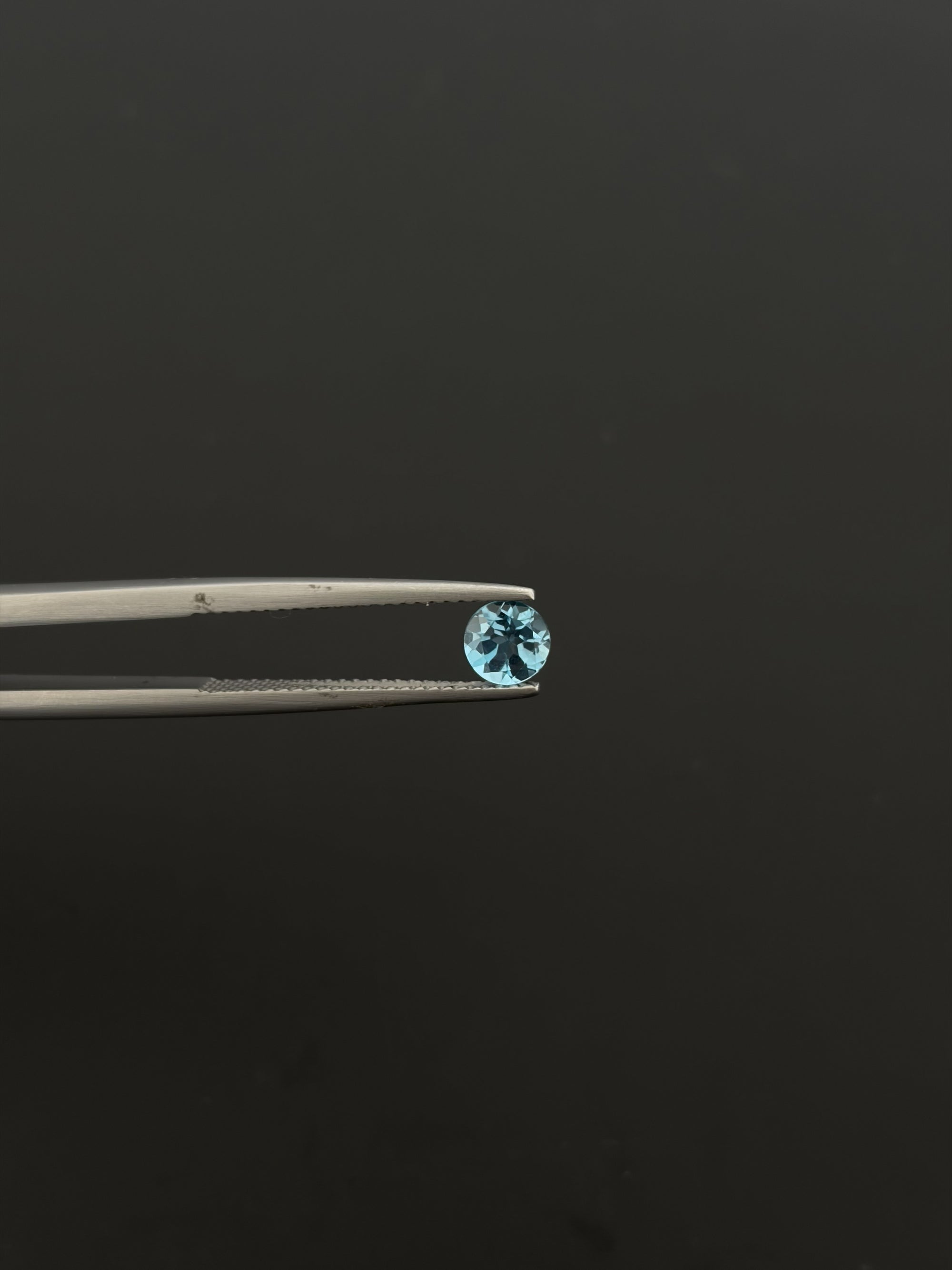 Blue Topaz Faceted Round Shape 5.1 mm